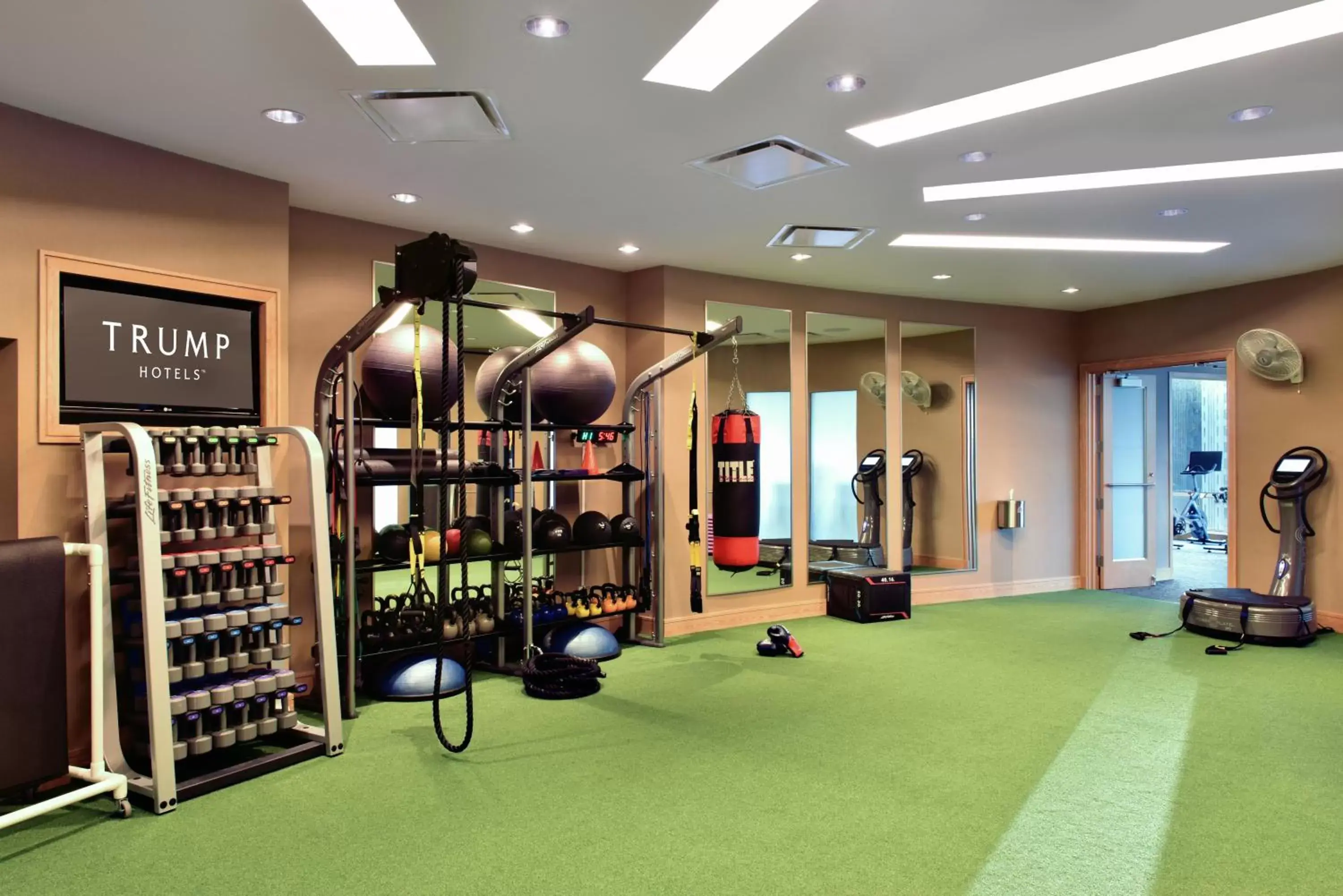 Fitness centre/facilities, Fitness Center/Facilities in Trump International Hotel & Tower Chicago