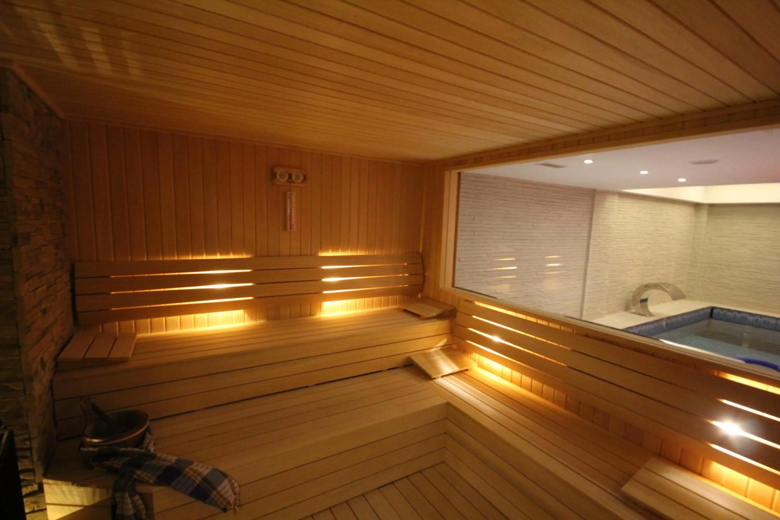 Spa and wellness centre/facilities in Grand Washington Hotel