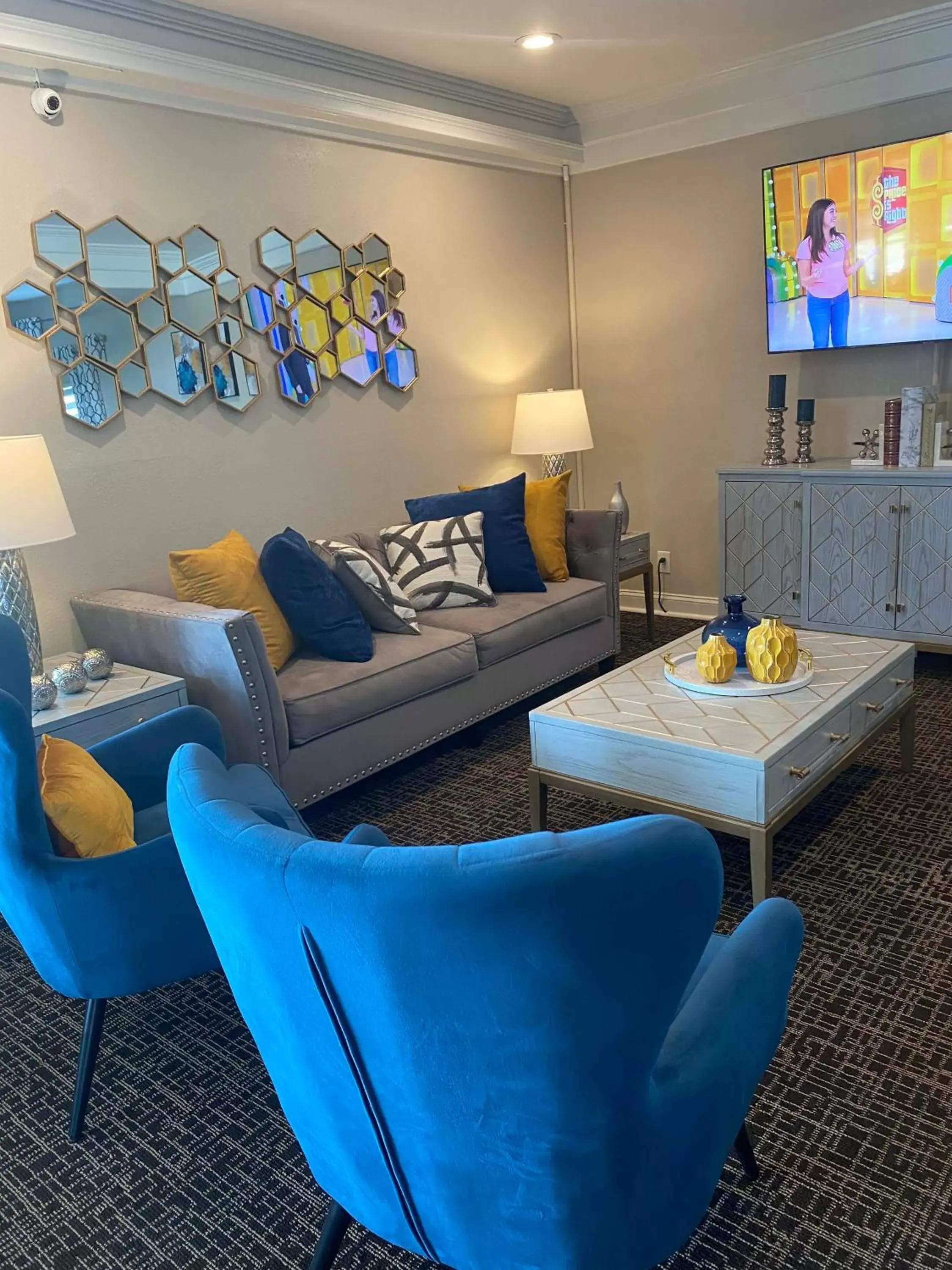 Seating Area in Fairview Inn - Greensboro Airport