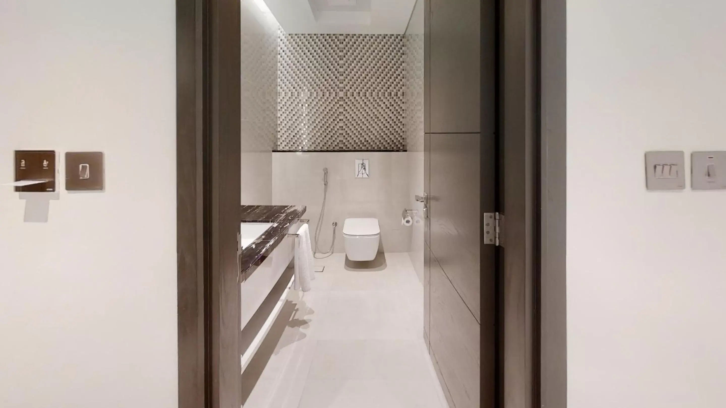 Bathroom in Suha Mina Rashid Hotel Apartments