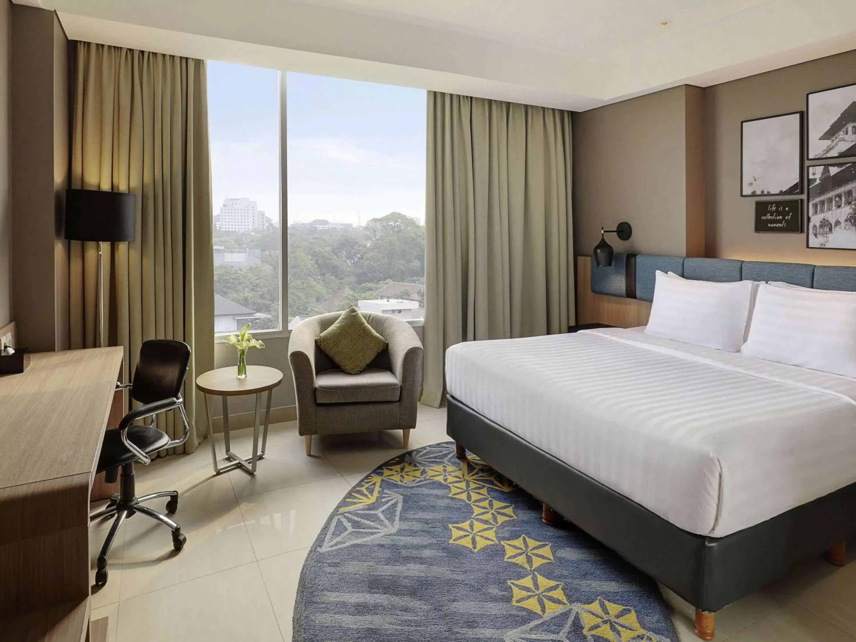 Photo of the whole room, Mountain View in Mercure Bandung Nexa Supratman