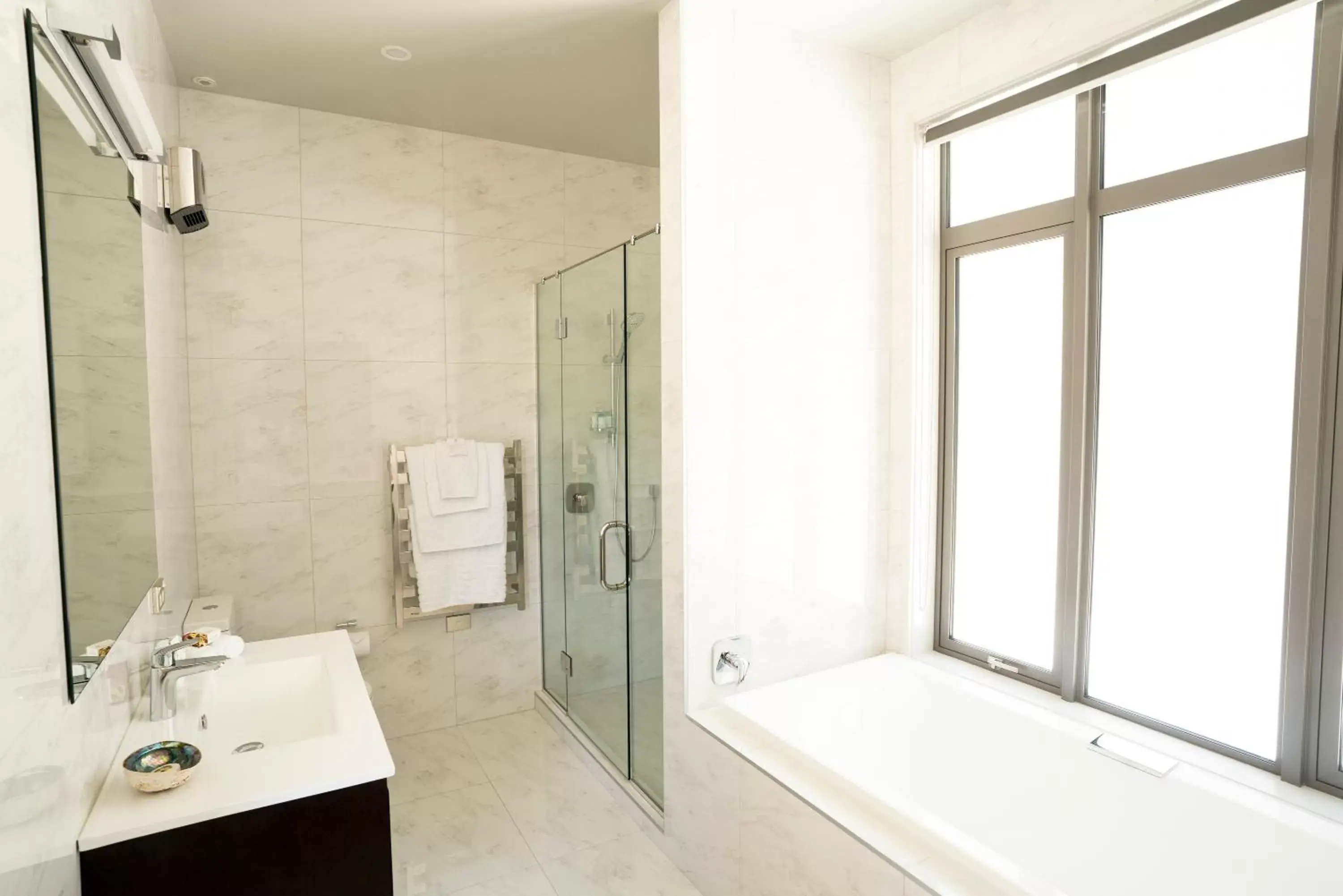 Public Bath, Bathroom in The Rees Hotel & Luxury Apartments