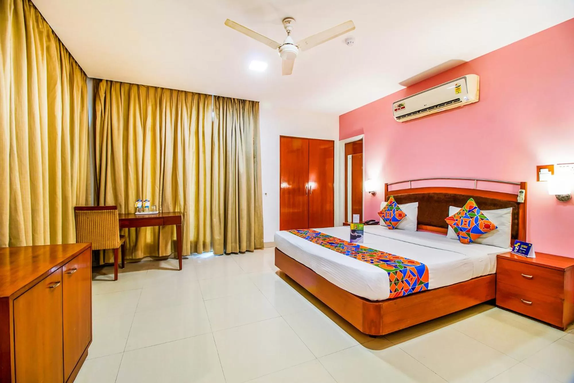 Photo of the whole room, Bed in FabHotel F9 NFC