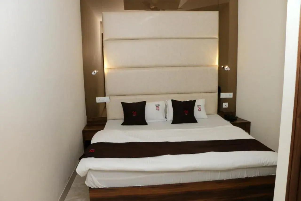 Bed in Harish Guest House - Near Railway Station CHD