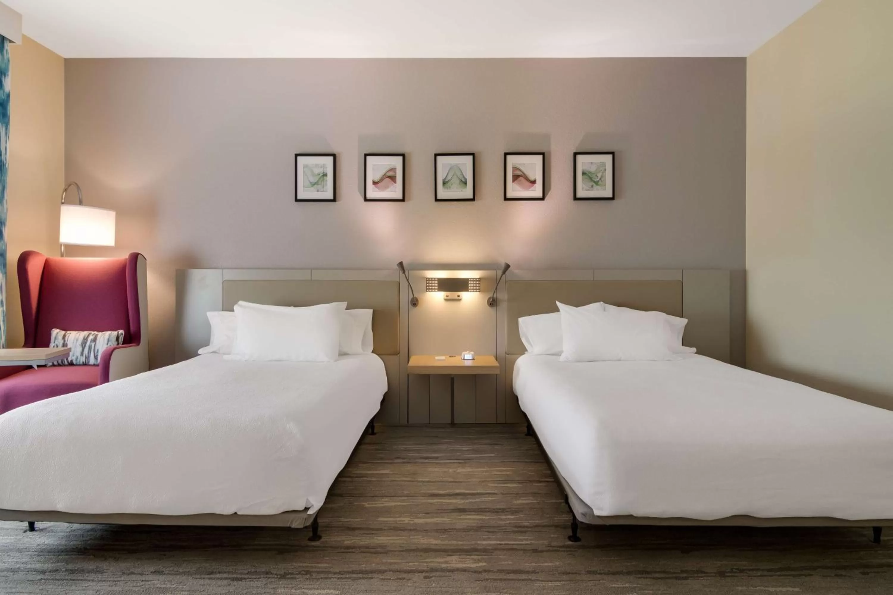 Bed in Hilton Garden Inn Madison West/Middleton