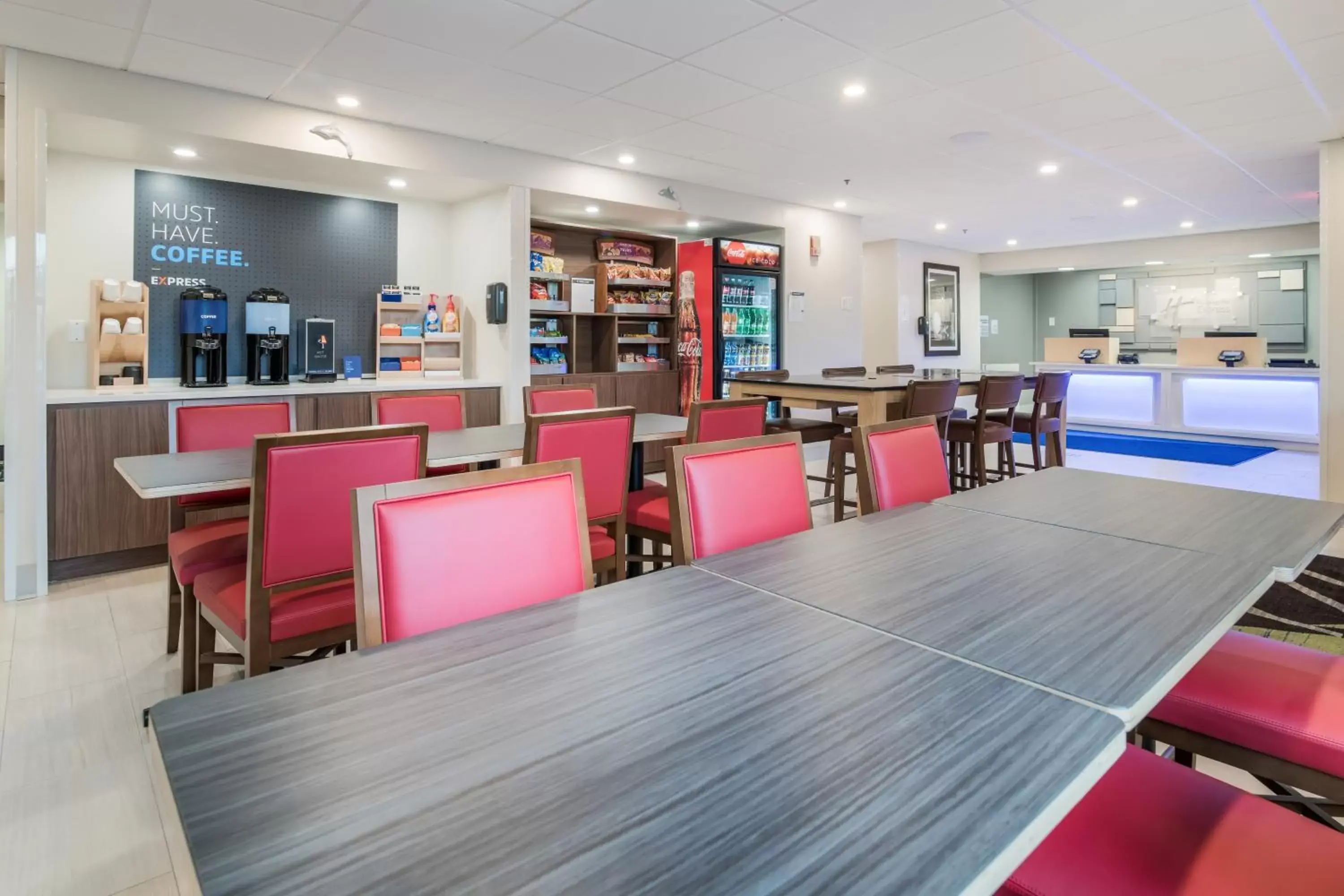 Lobby or reception, Restaurant/Places to Eat in Holiday Inn Express - Plymouth, an IHG Hotel