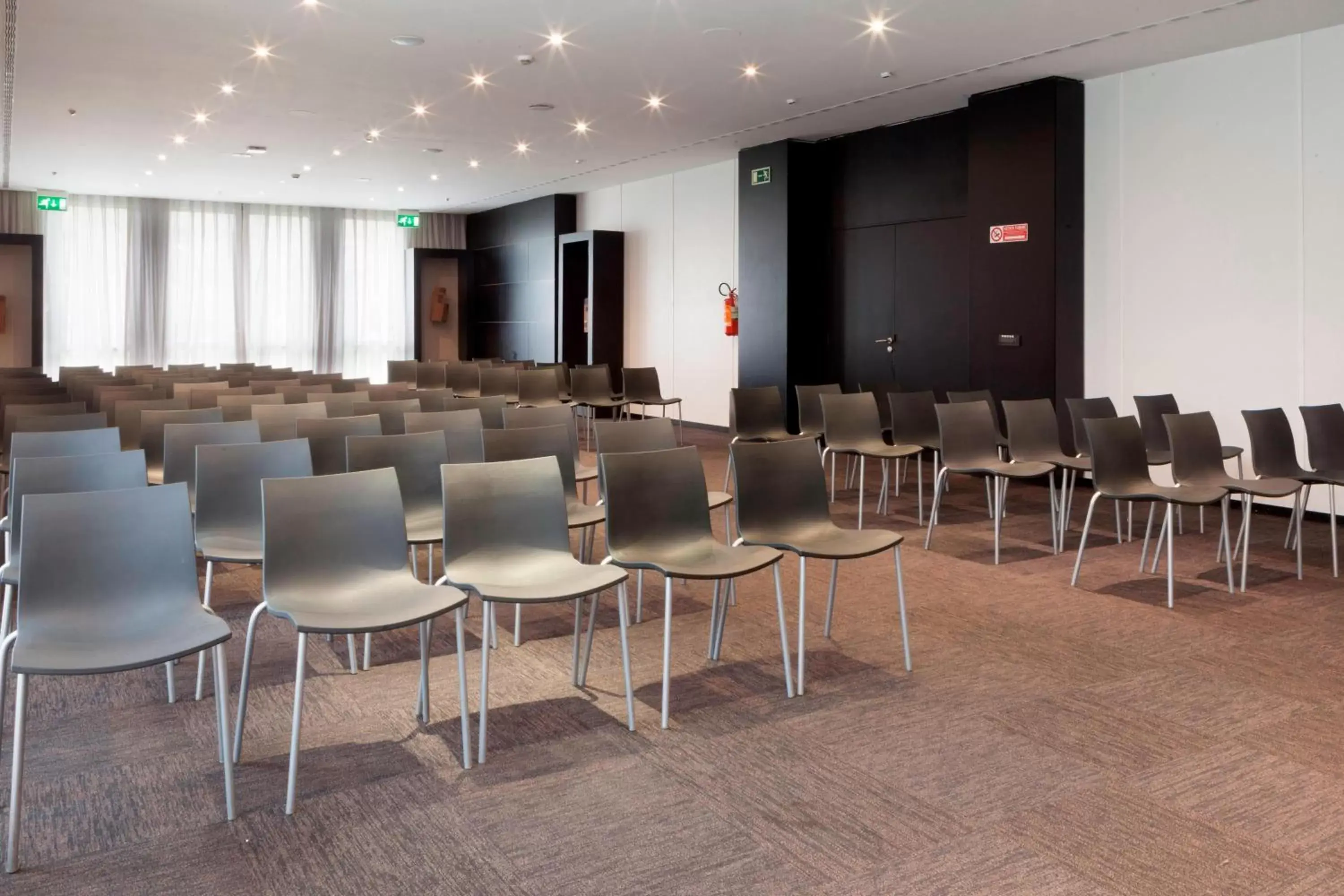 Meeting/conference room in AC Hotel Bologna by Marriott