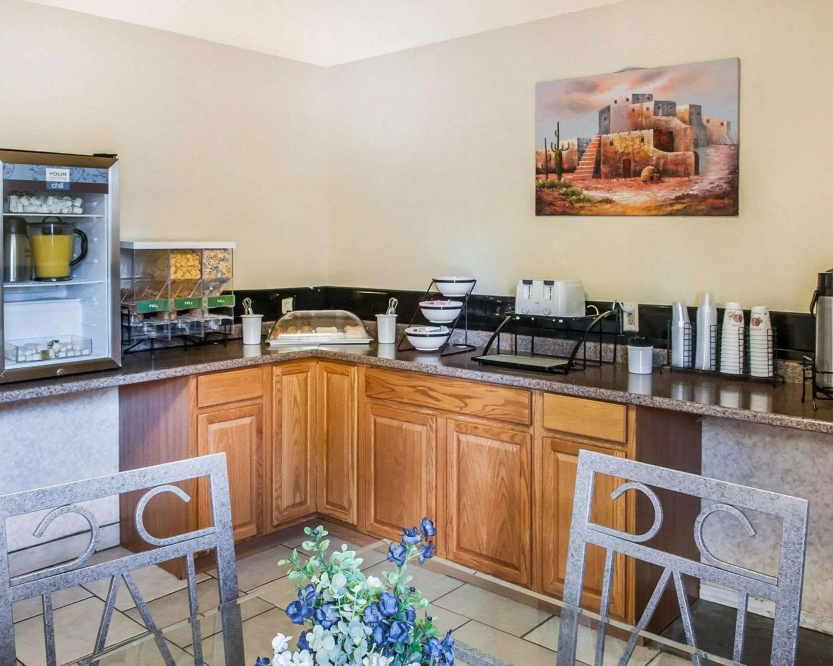 Restaurant/places to eat in Rodeway Inn Espanola