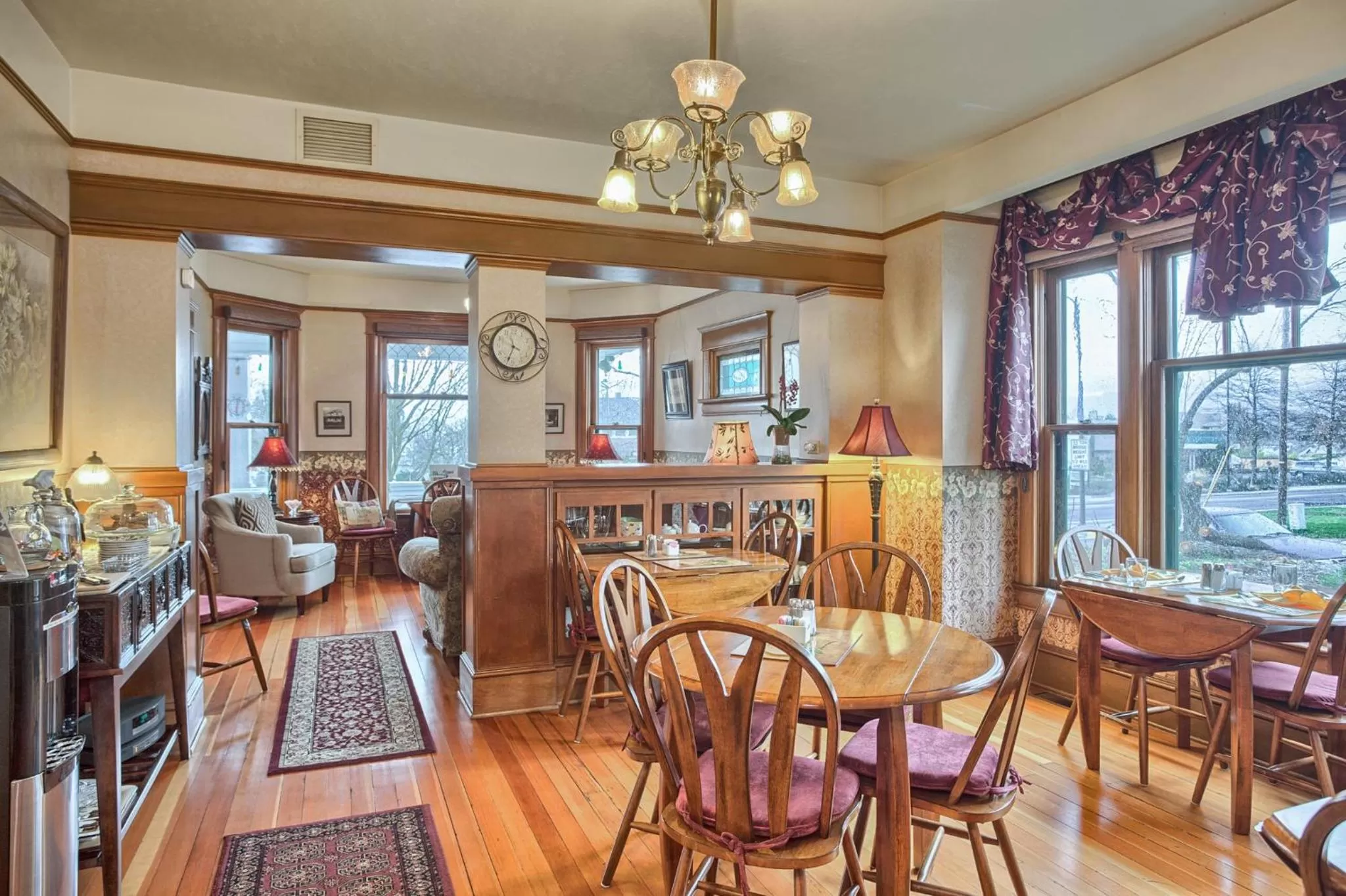Dining area in Abigail's Bed and Breakfast Inn