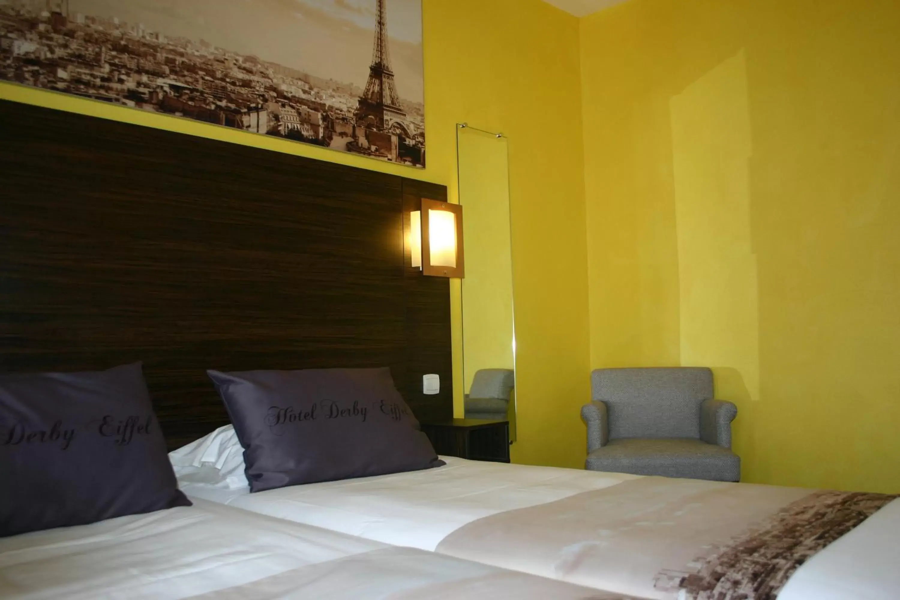 Bed, Room Photo in Hôtel Derby Eiffel