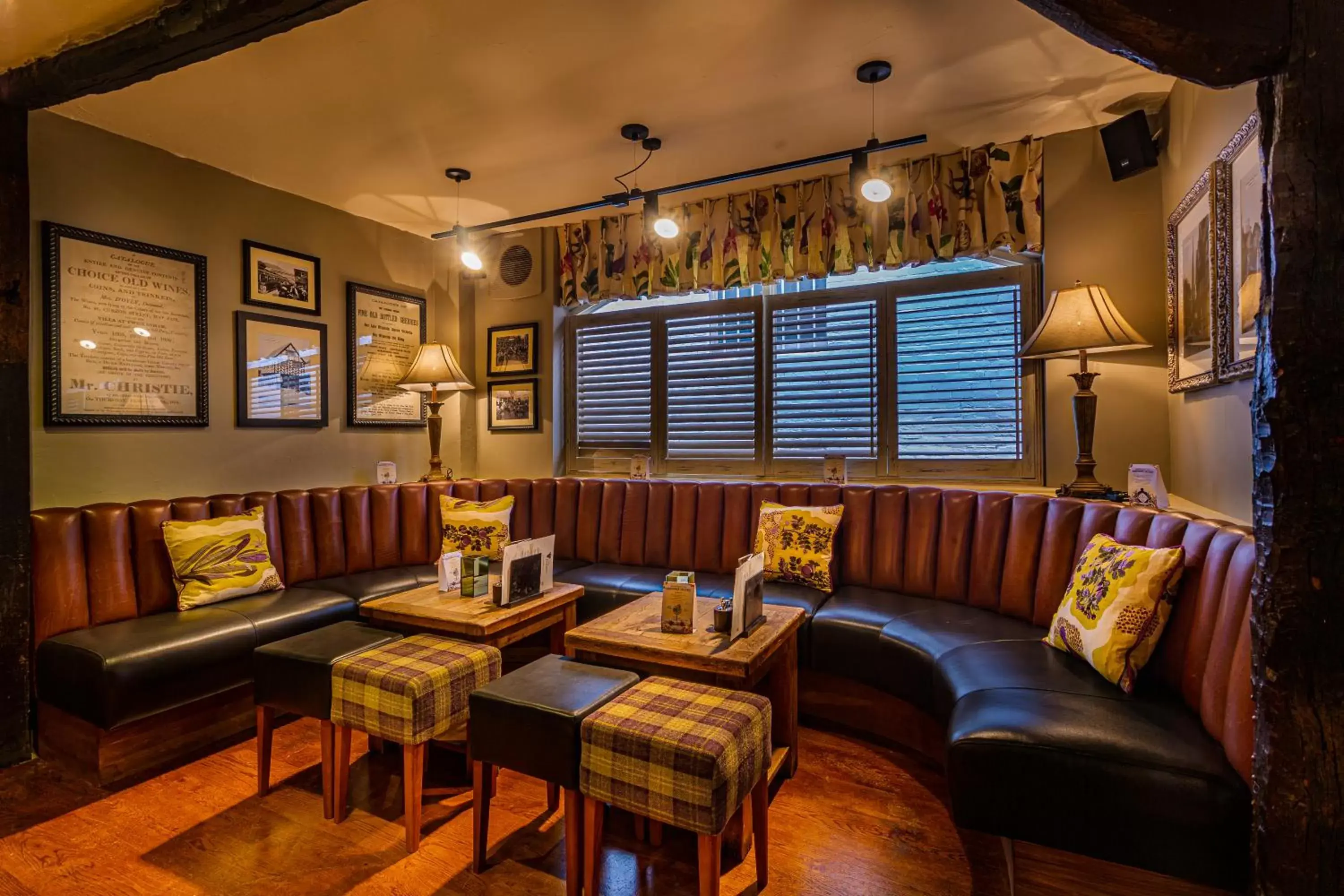 Lounge or bar, Restaurant/Places to Eat in The Feathers Hotel, Ledbury, Herefordshire