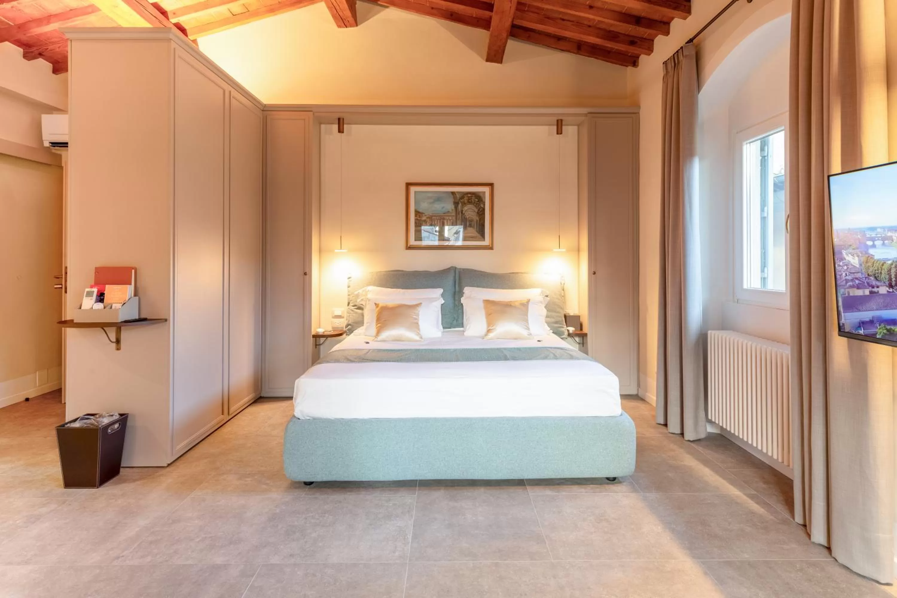 Bed in Dimora Le Torri - Boutique Luxury Suites in Florence Historic Centre - Adults Only
