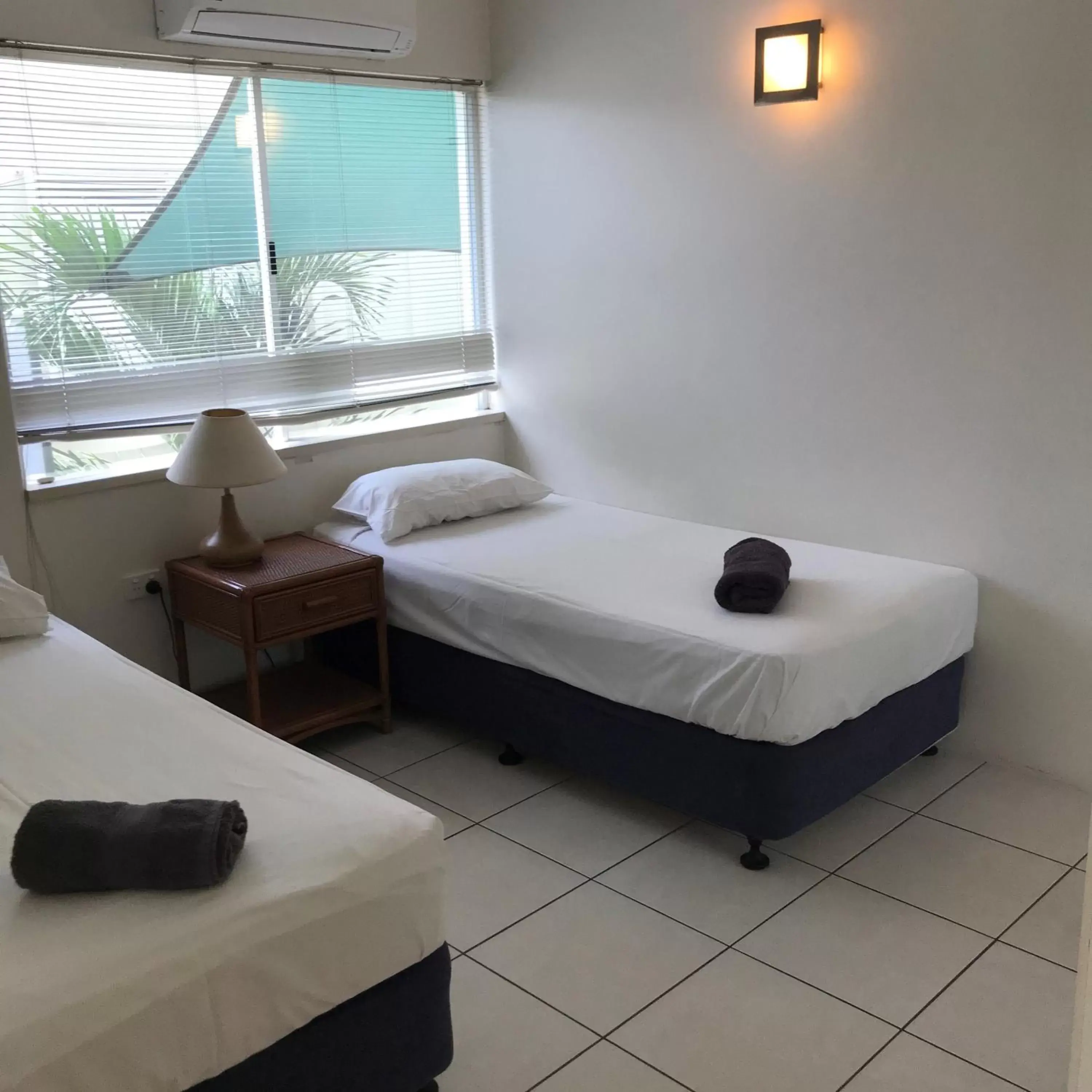 Bedroom, Bed in Reef Gateway Apartments