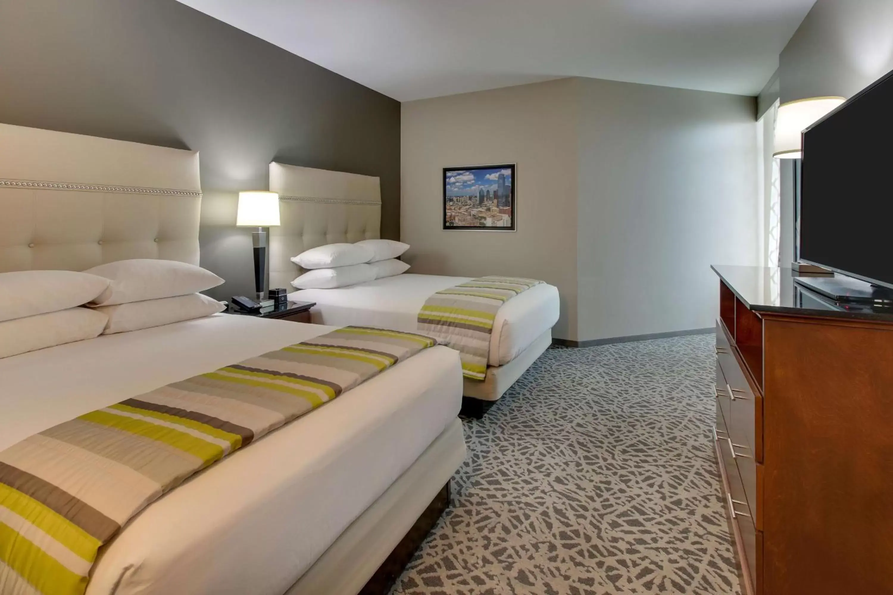 Photo of the whole room, Bed in Drury Plaza Hotel Dallas Richardson