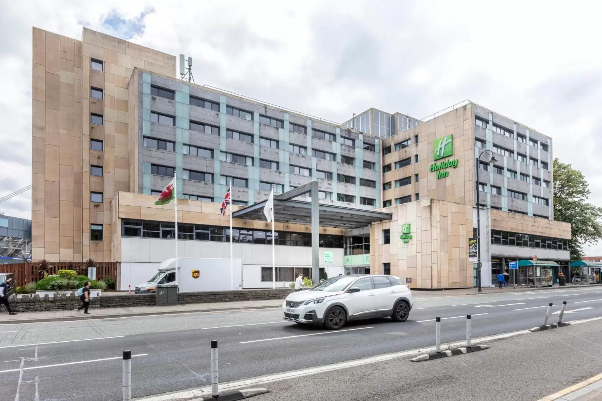 Property Building in Holiday Inn Cardiff City, an IHG Hotel