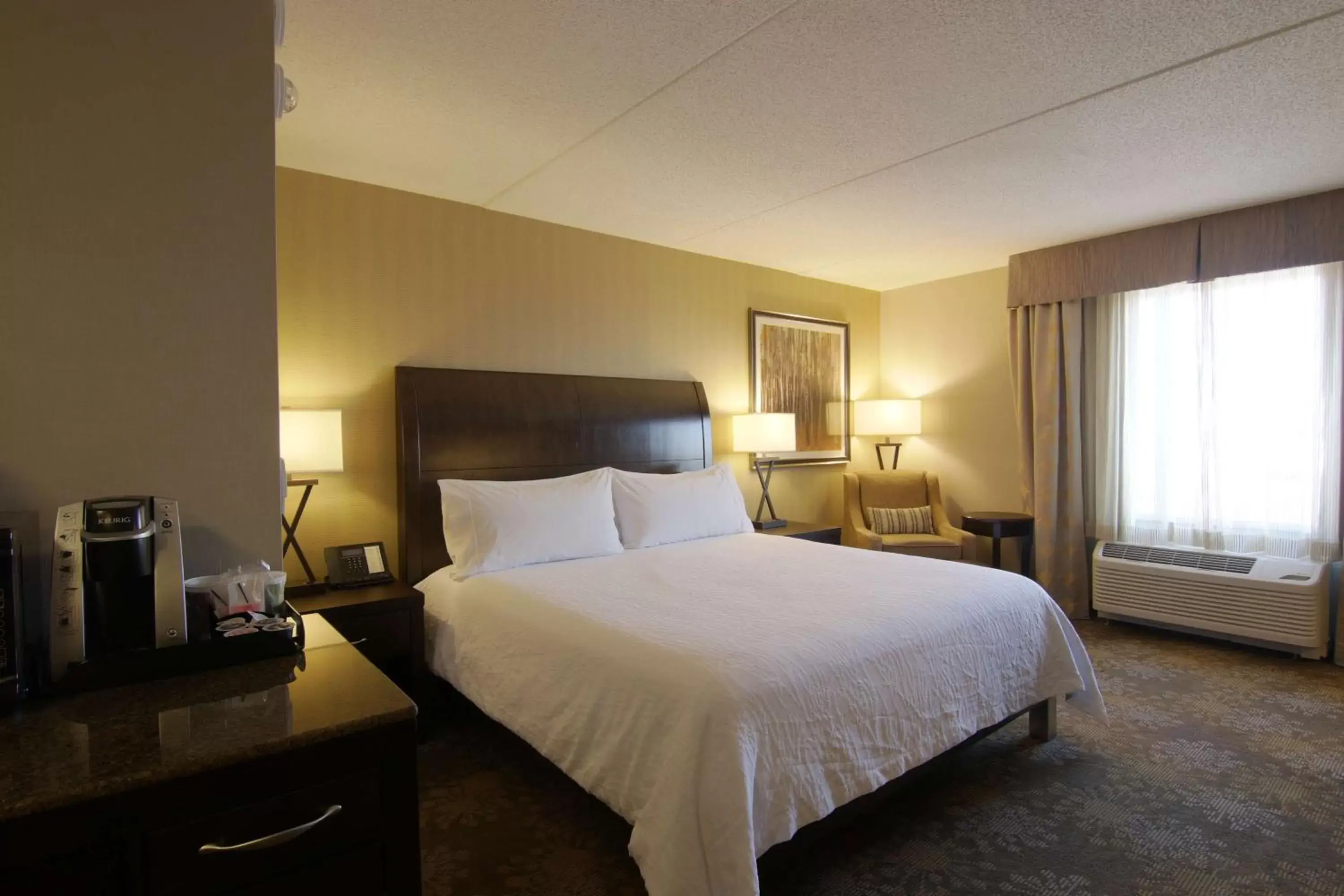 Bed in Hilton Garden Inn Toronto/Brampton