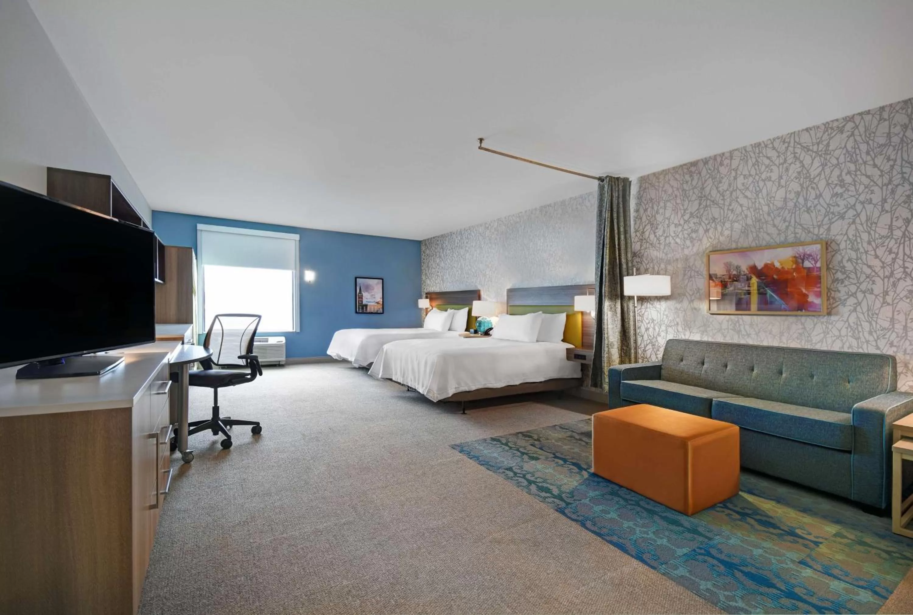 Bedroom, Bed in Home2 Suites By Hilton Utica, Ny