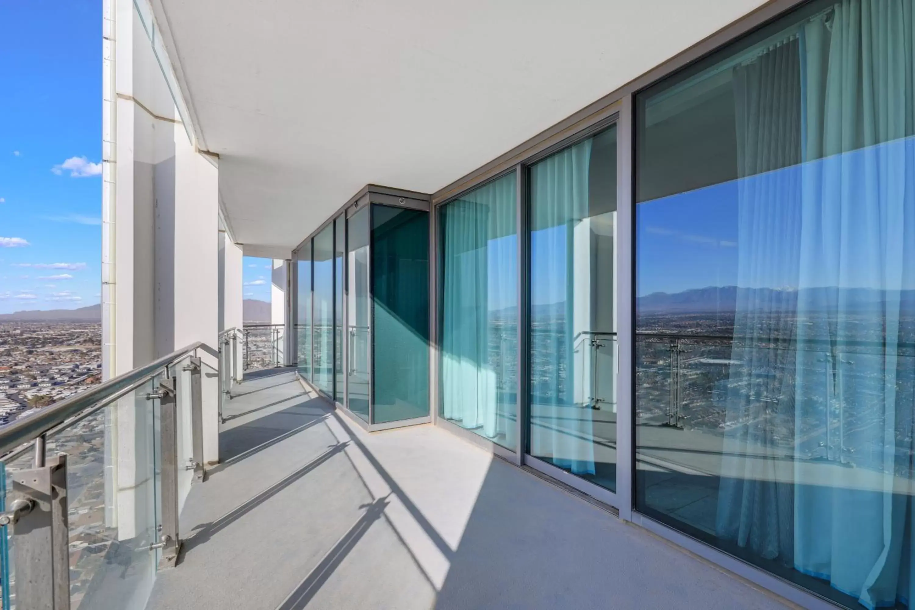 Day, Balcony/Terrace in Vegas Palms HIGH 52nd fl. 1BDR corner penthouse 1220sqft