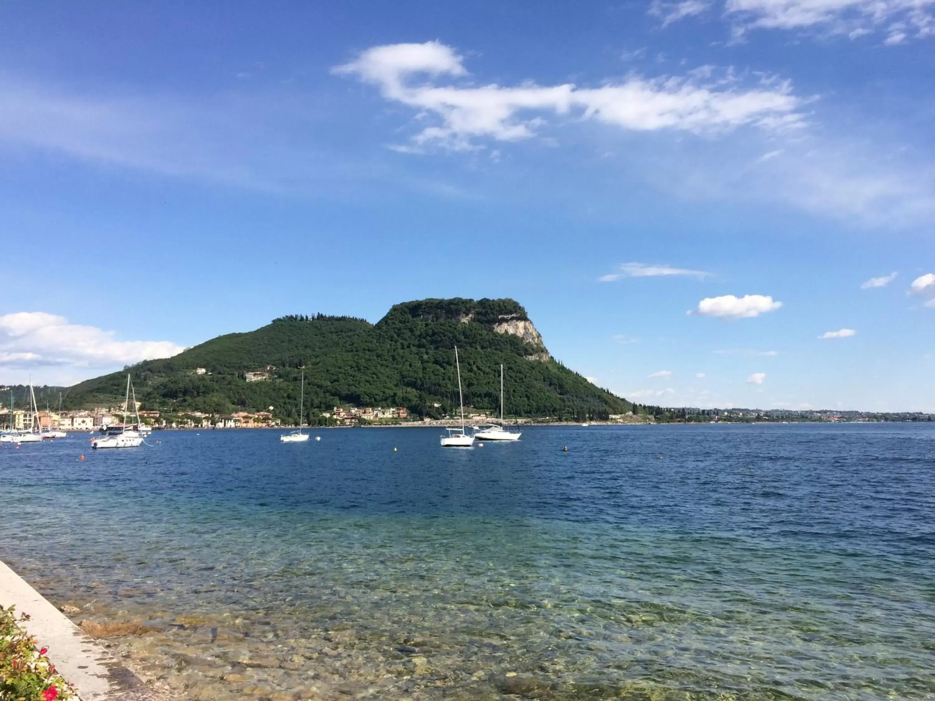 Natural landscape, Beach in Il Sole e la Luna B&B in Garda