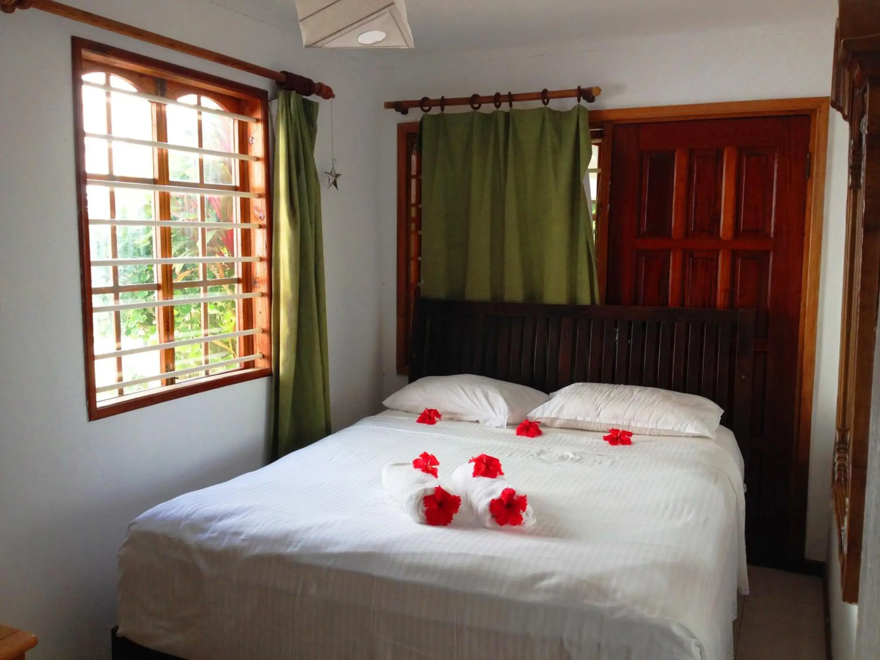 Family Rooms with Kitchenette in Beau Vallon Bungalows Family Rooms with Kitchenette in Beau Vallon Bungalows