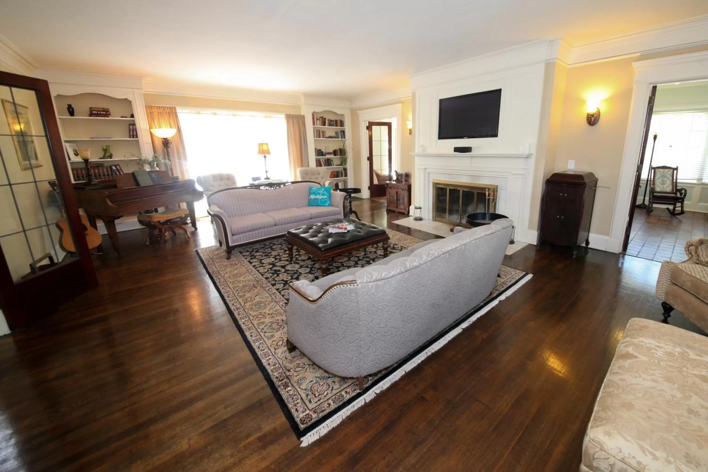 Seating Area in Leonard at Logan House