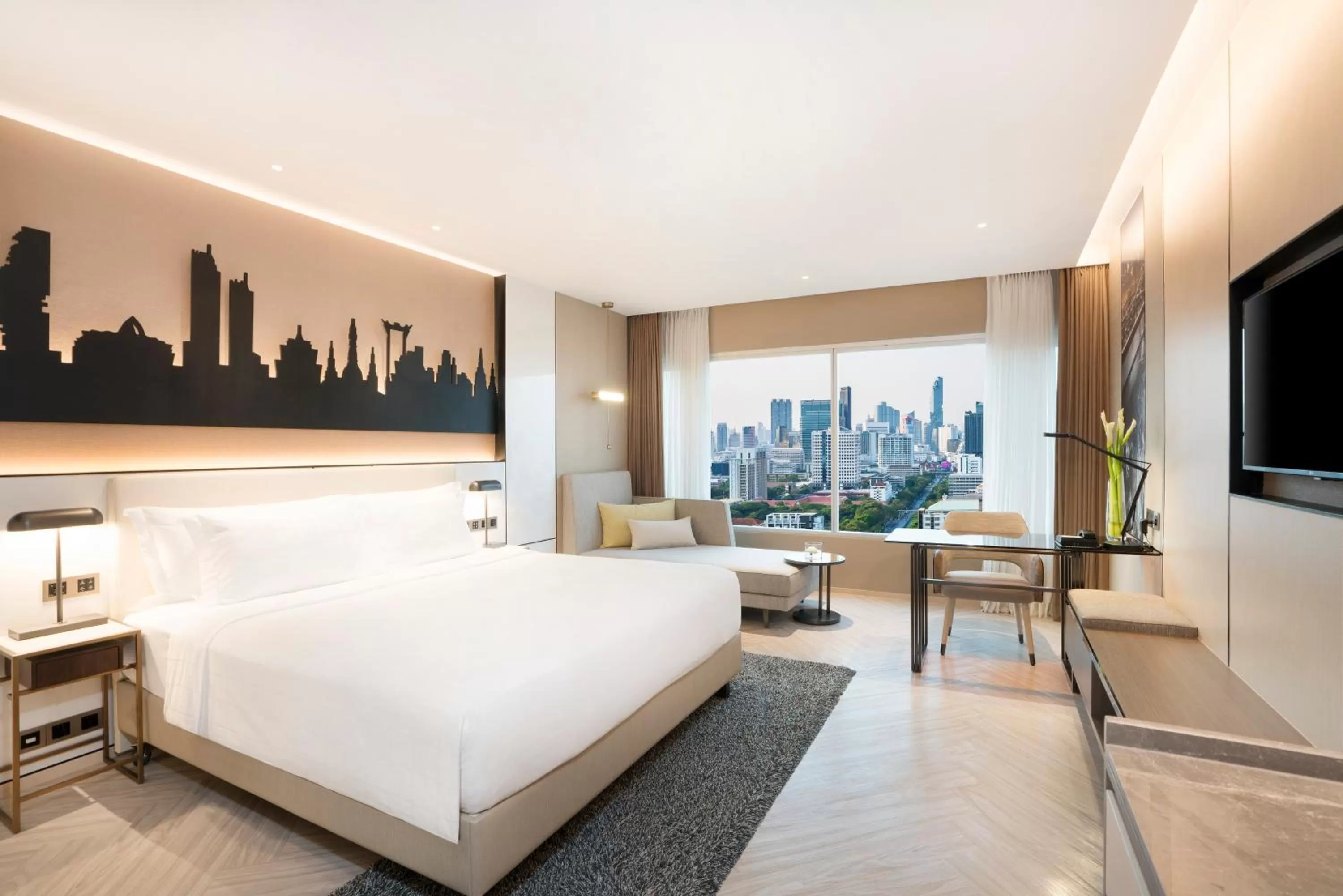 TV and multimedia, Bed in Pathumwan Princess Hotel