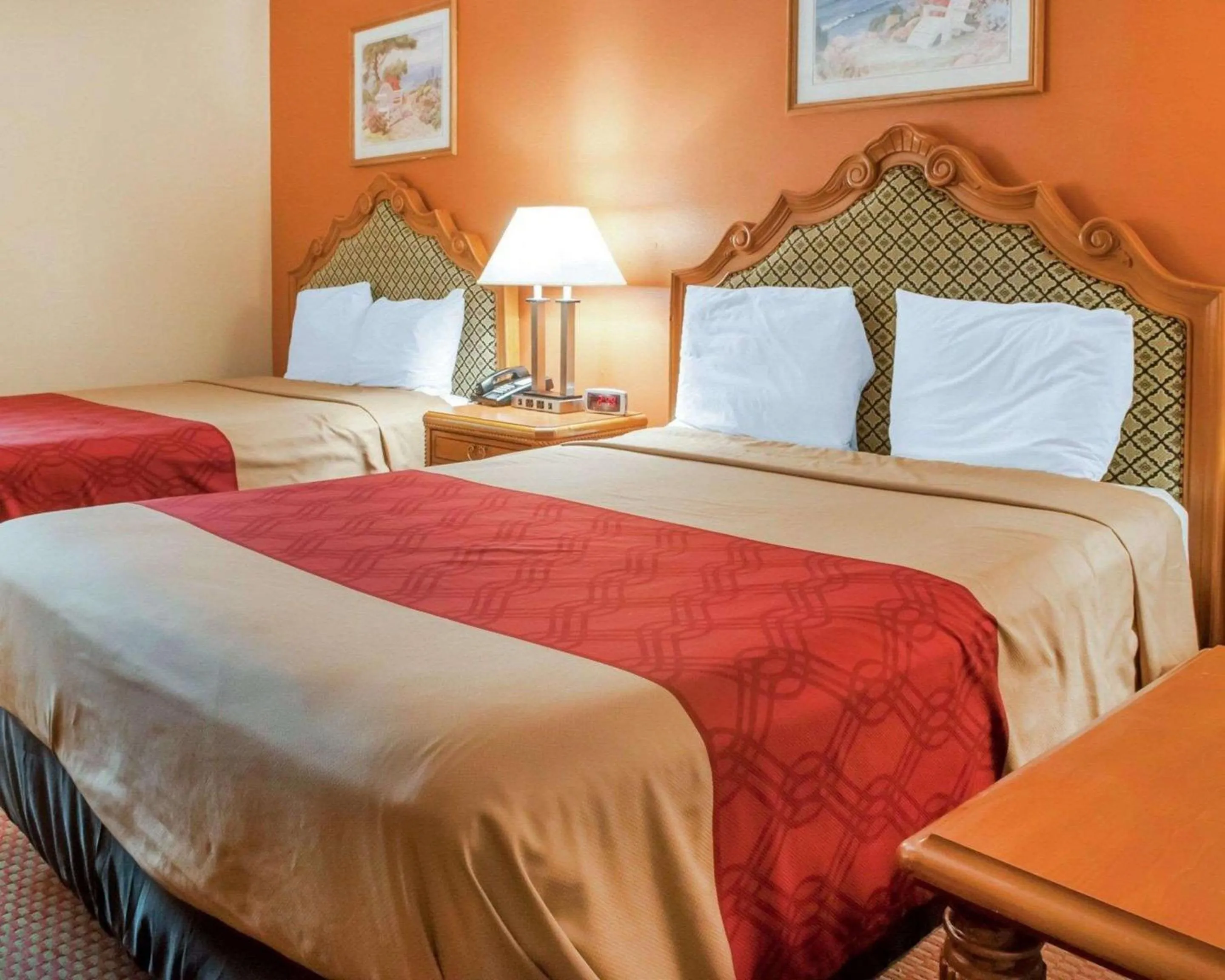 Photo of the whole room in Econo Lodge Hobbs