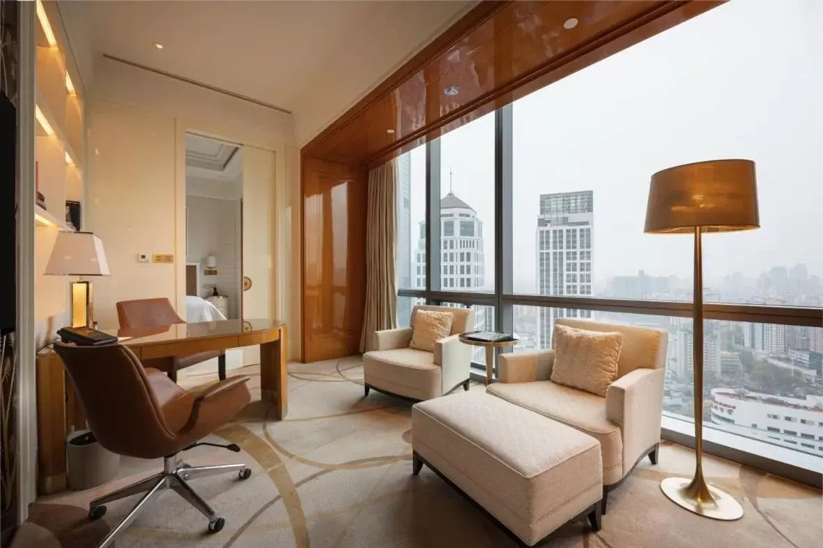 Living room, Seating Area in Four Seasons Hotel Tianjin