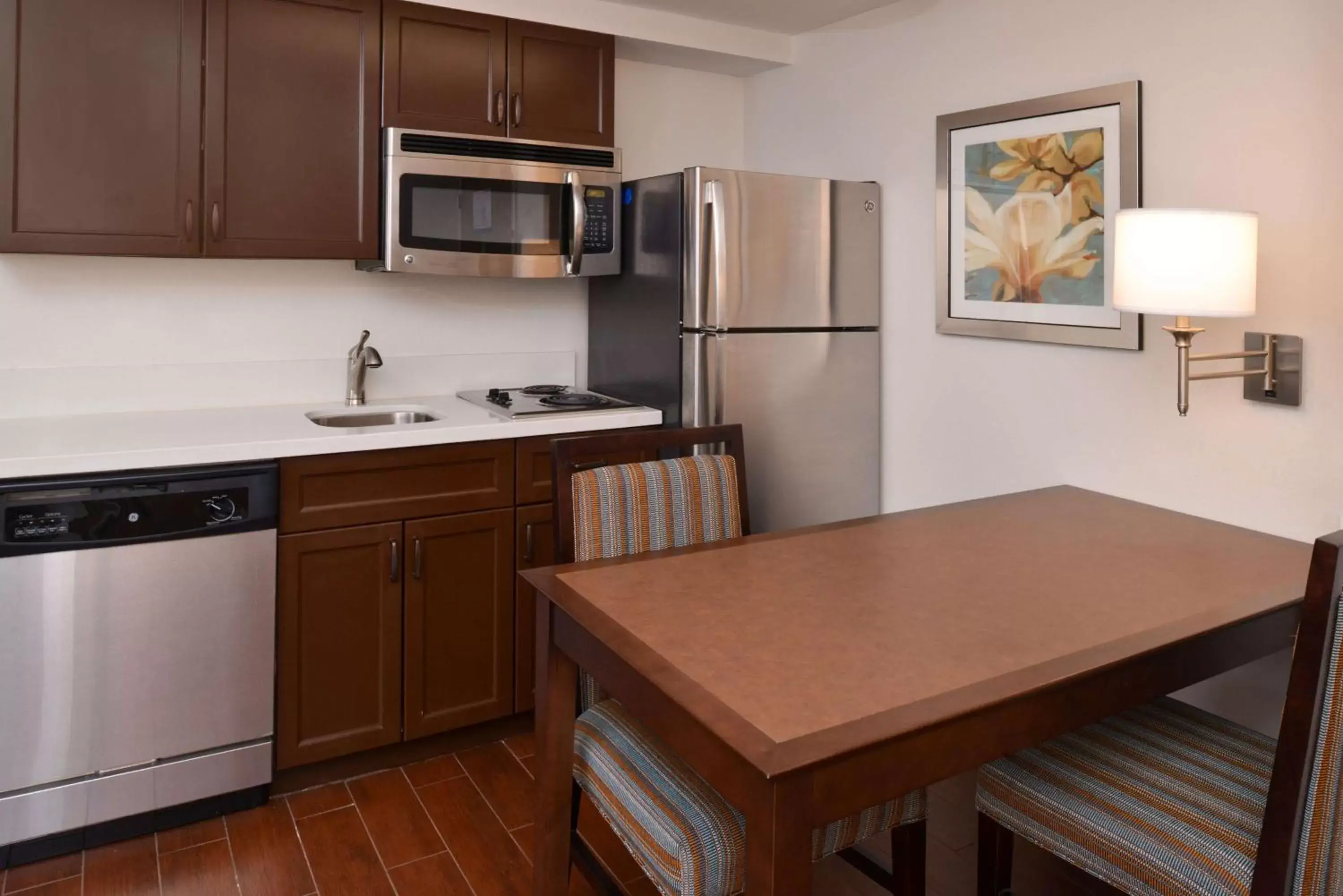 Kitchen or kitchenette, Kitchen/Kitchenette in Hampton Inn & Suites Pueblo-Southgate