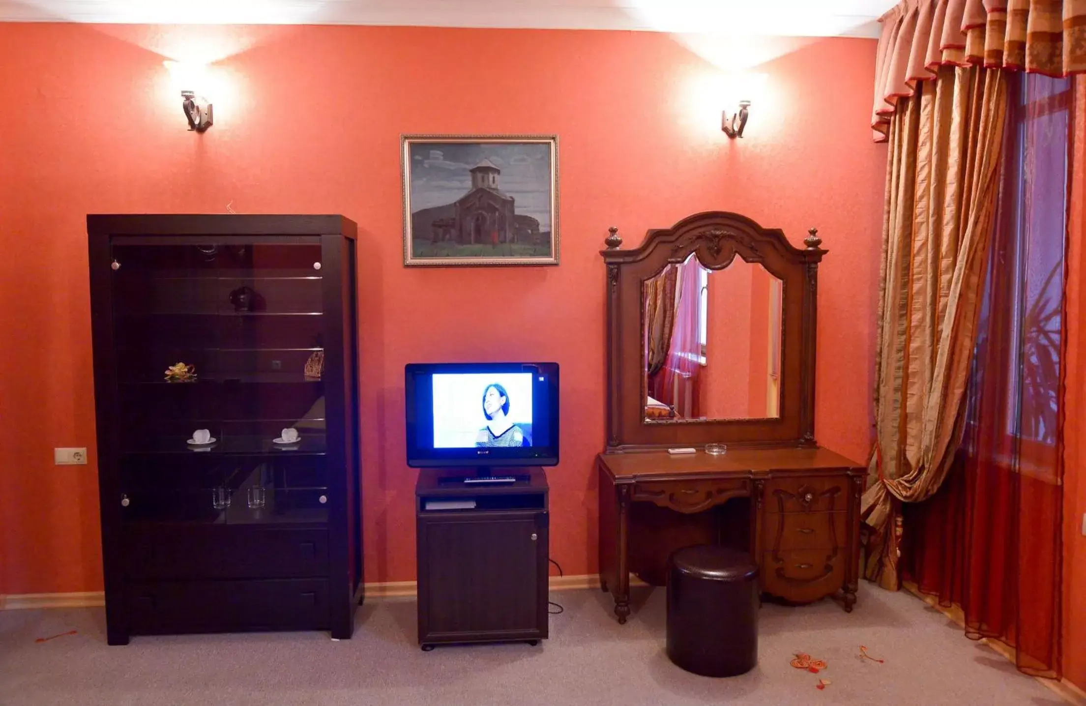 TV/Entertainment Center in Hotel Old Town