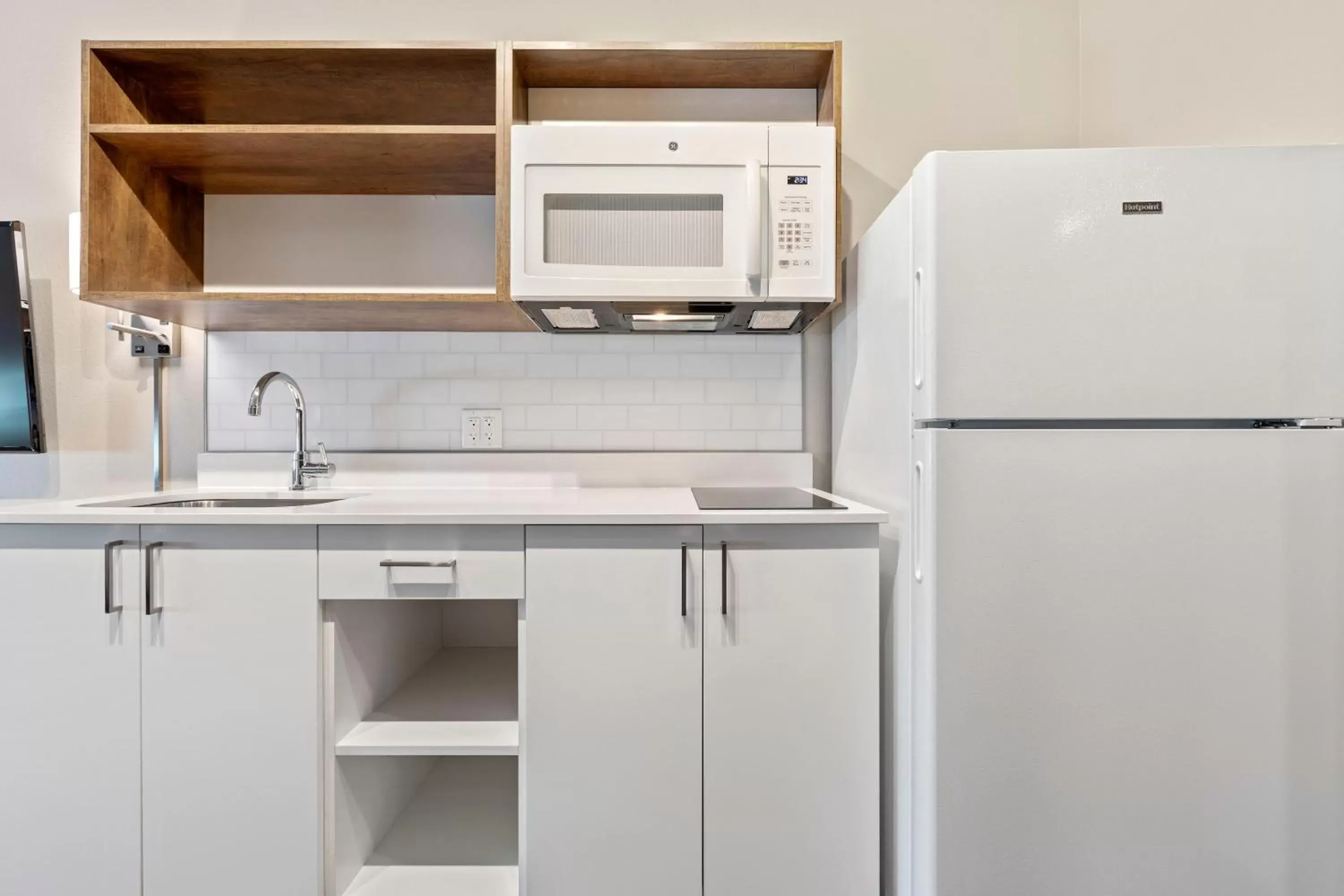 Kitchen or kitchenette, Kitchen/Kitchenette in Extended Stay America Premier Suites - Titusville - Space Center