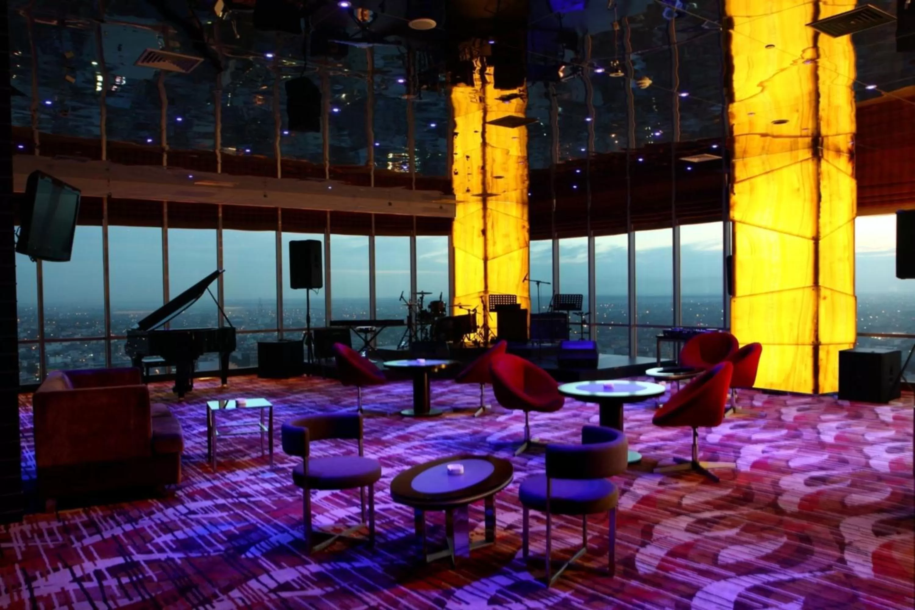 Restaurant/places to eat in Cambridge Hotel Medan