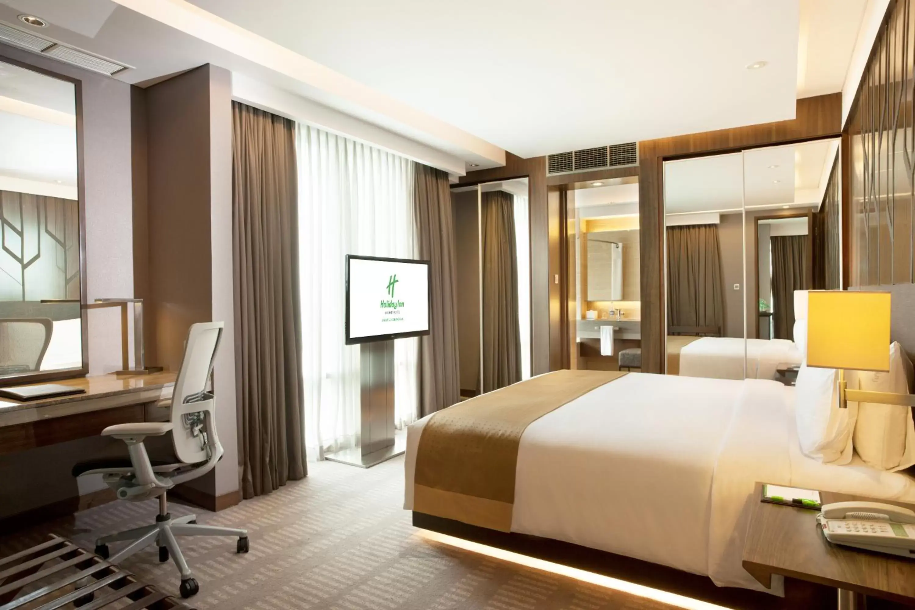 Bedroom in Holiday Inn Jakarta Kemayoran, an IHG Hotel
