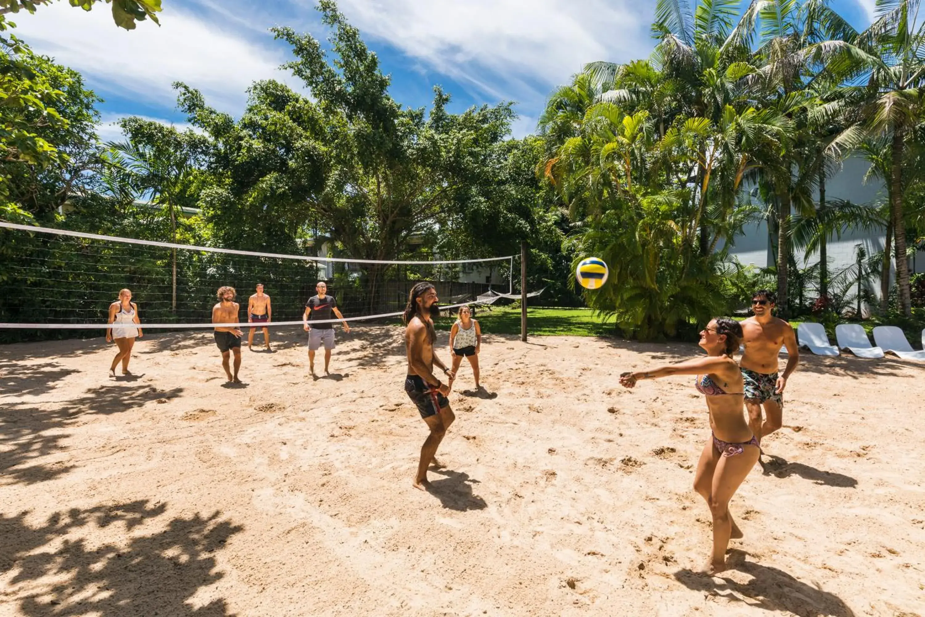 Sports, Other Activities in Summer House Backpackers Cairns