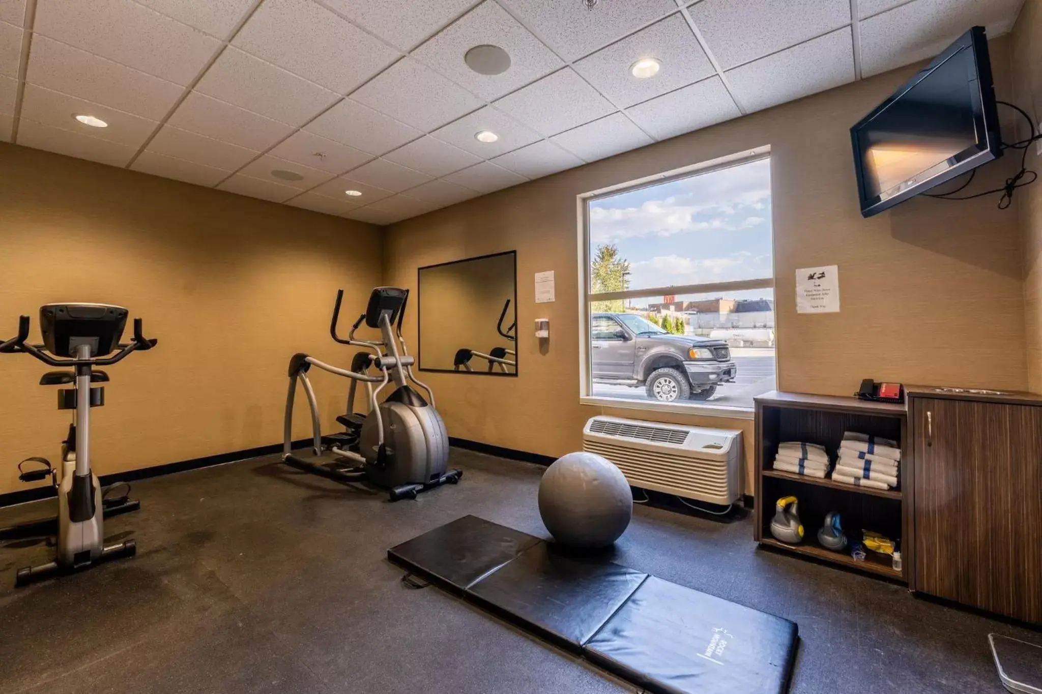 Fitness centre/facilities, Fitness Center/Facilities in Holiday Inn Express Golden-Kicking Horse, an IHG Hotel