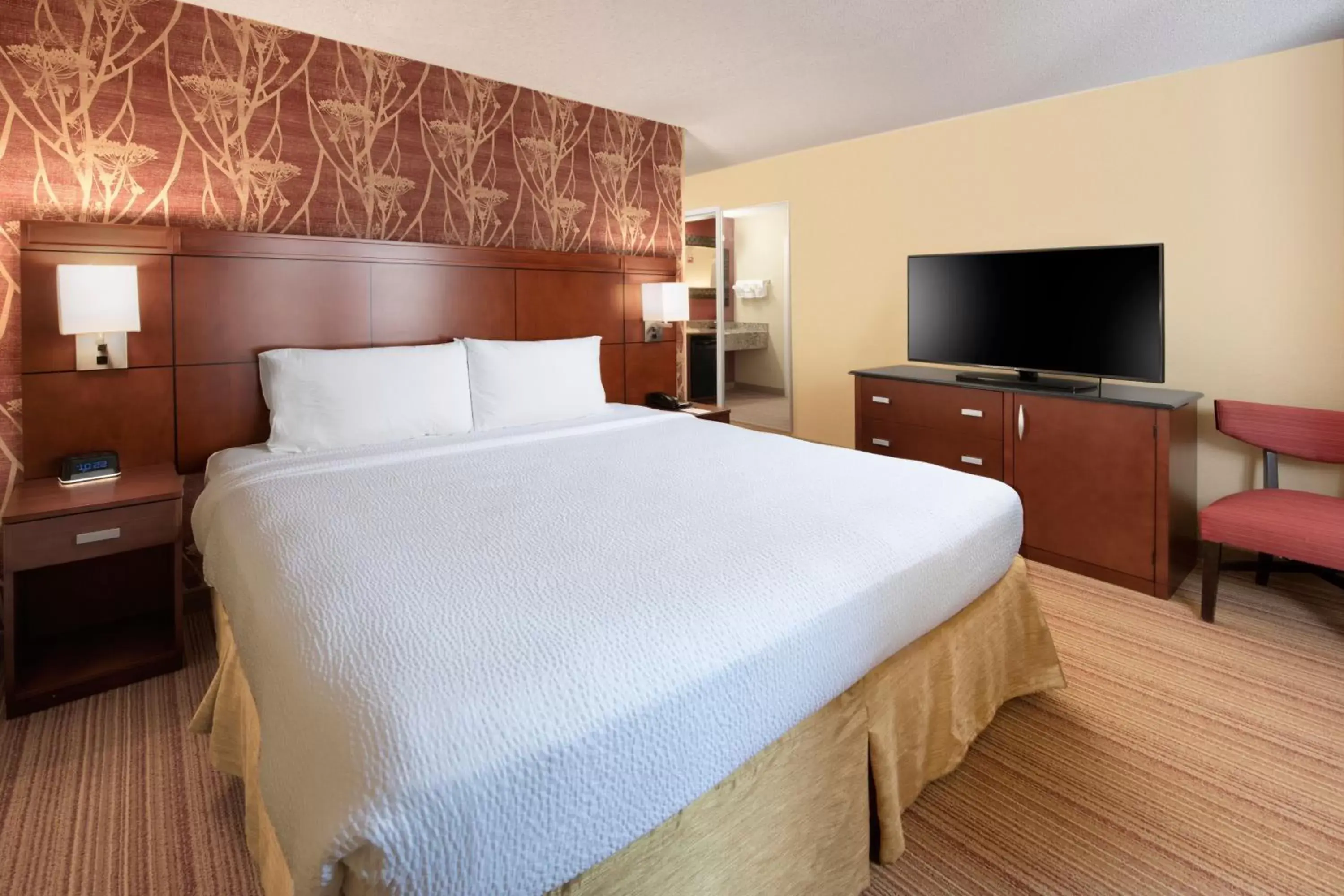 Bedroom, Bed in Courtyard by Marriott Dallas Plano in Legacy Park