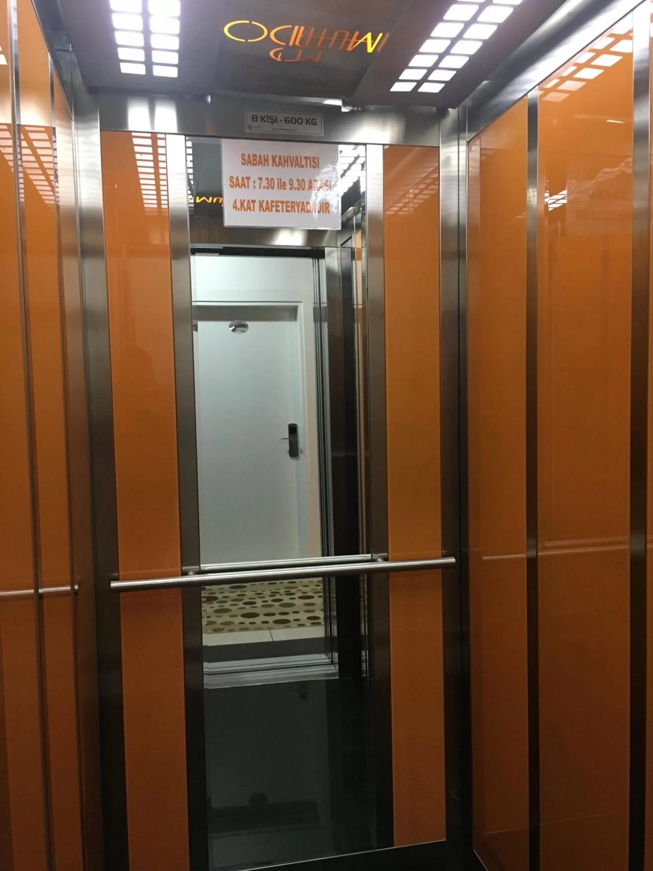 Billiard in Mutado Hotel