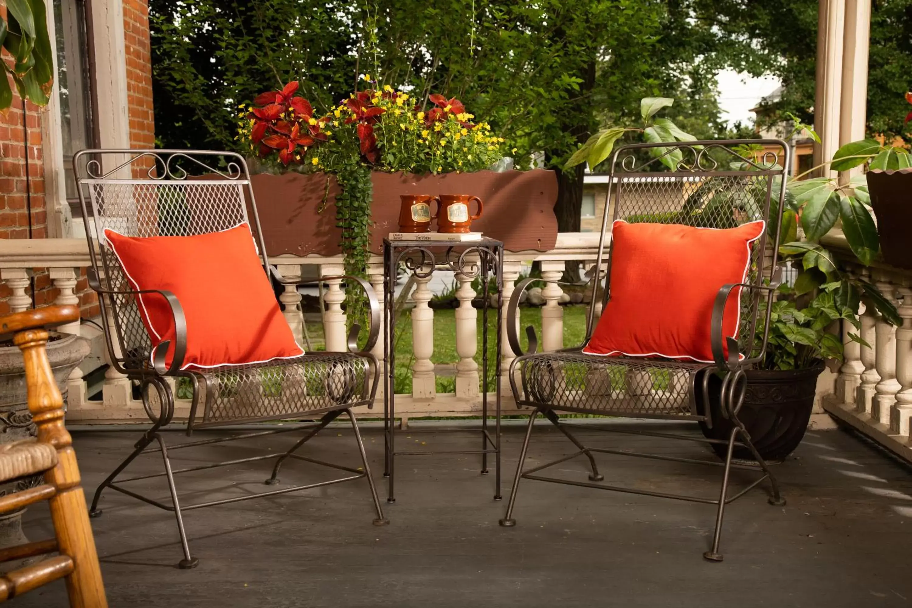 Seating area in Rosemont Inn