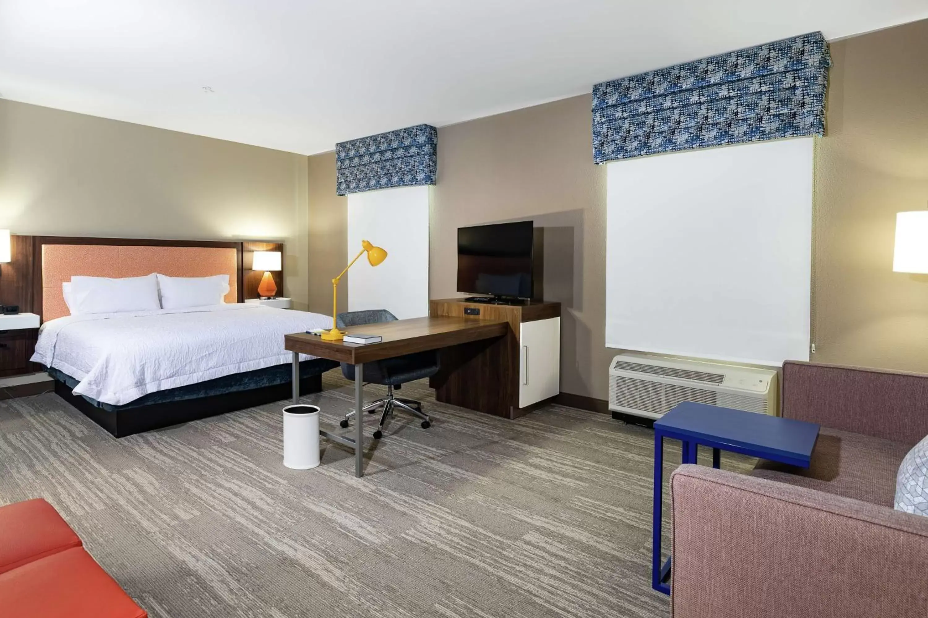 Bedroom in Hampton Inn & Suites By Hilton-Columbia Killian Road