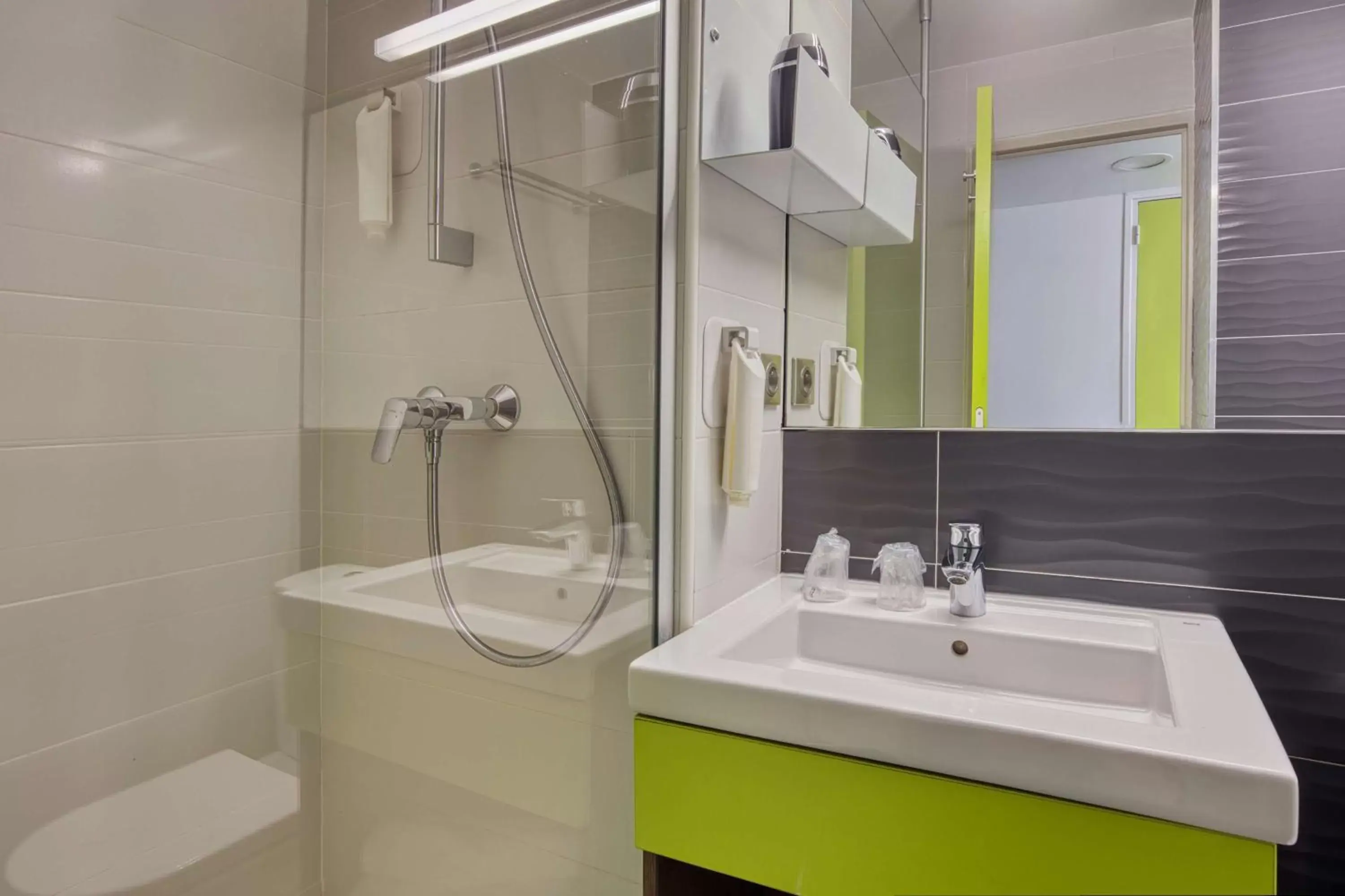 Shower, Bathroom in Best Western Hotelio Montpellier Sud