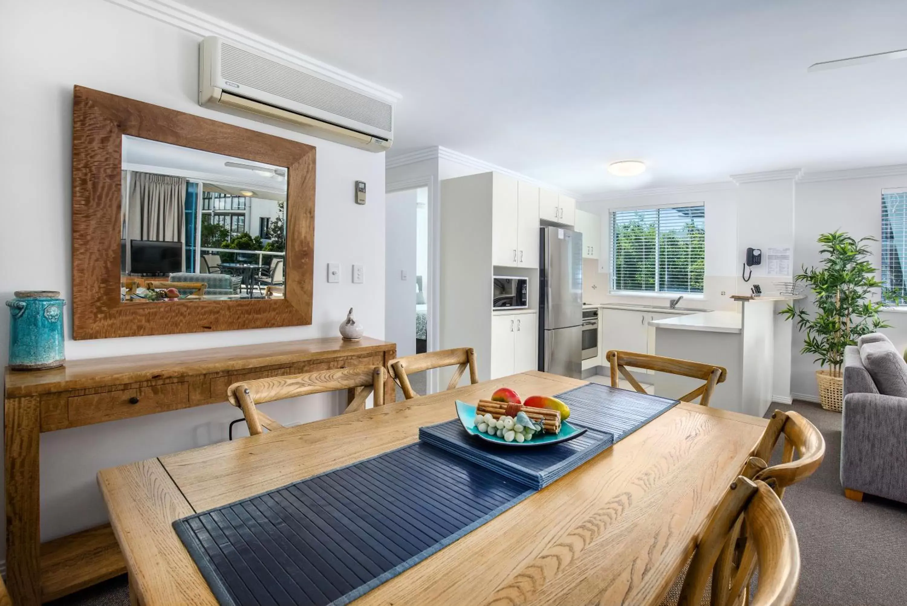 Kitchen or kitchenette, Dining Area in Watermark Resort Caloundra