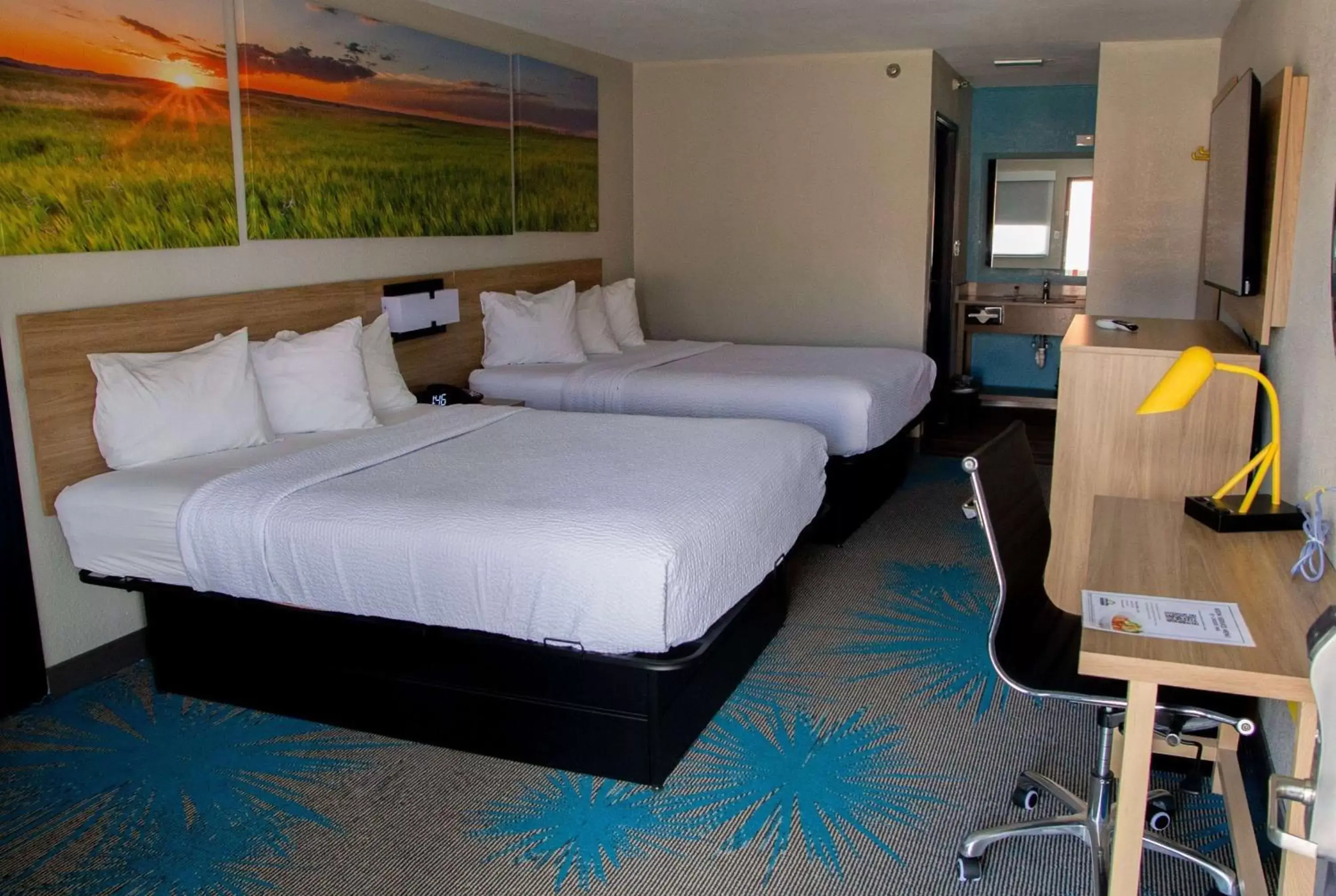 Photo of the whole room, Bed in Days Inn by Wyndham Amarillo - Medical Center