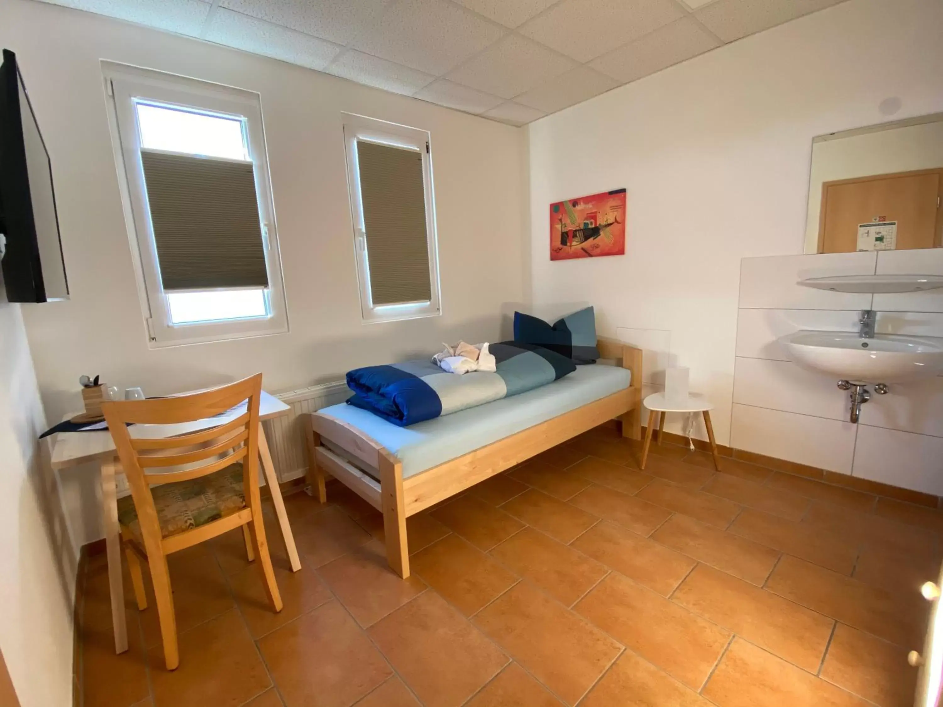 Standard Single Room with Shared Bathroom - single occupancy in Pension Schweizer Standard Single Room with Shared Bathroom - single occupancy in Pension Schweizer