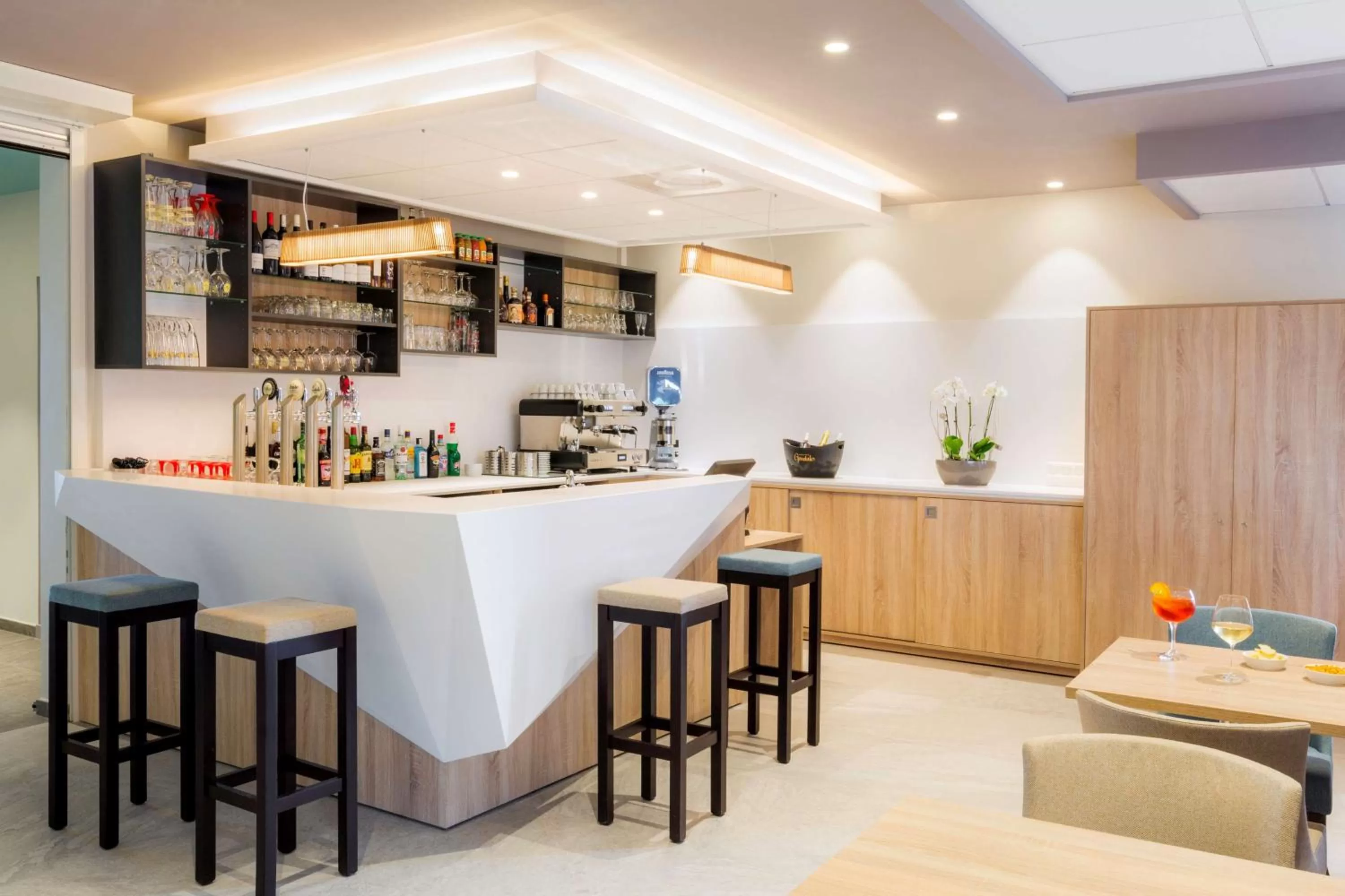 Lounge or bar in Best Western le Sémaphore