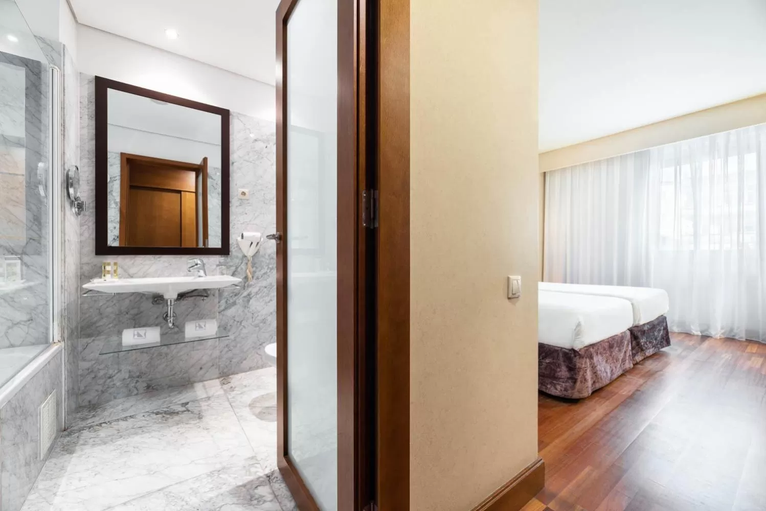 Bedroom, Bed in Eurostars das Artes