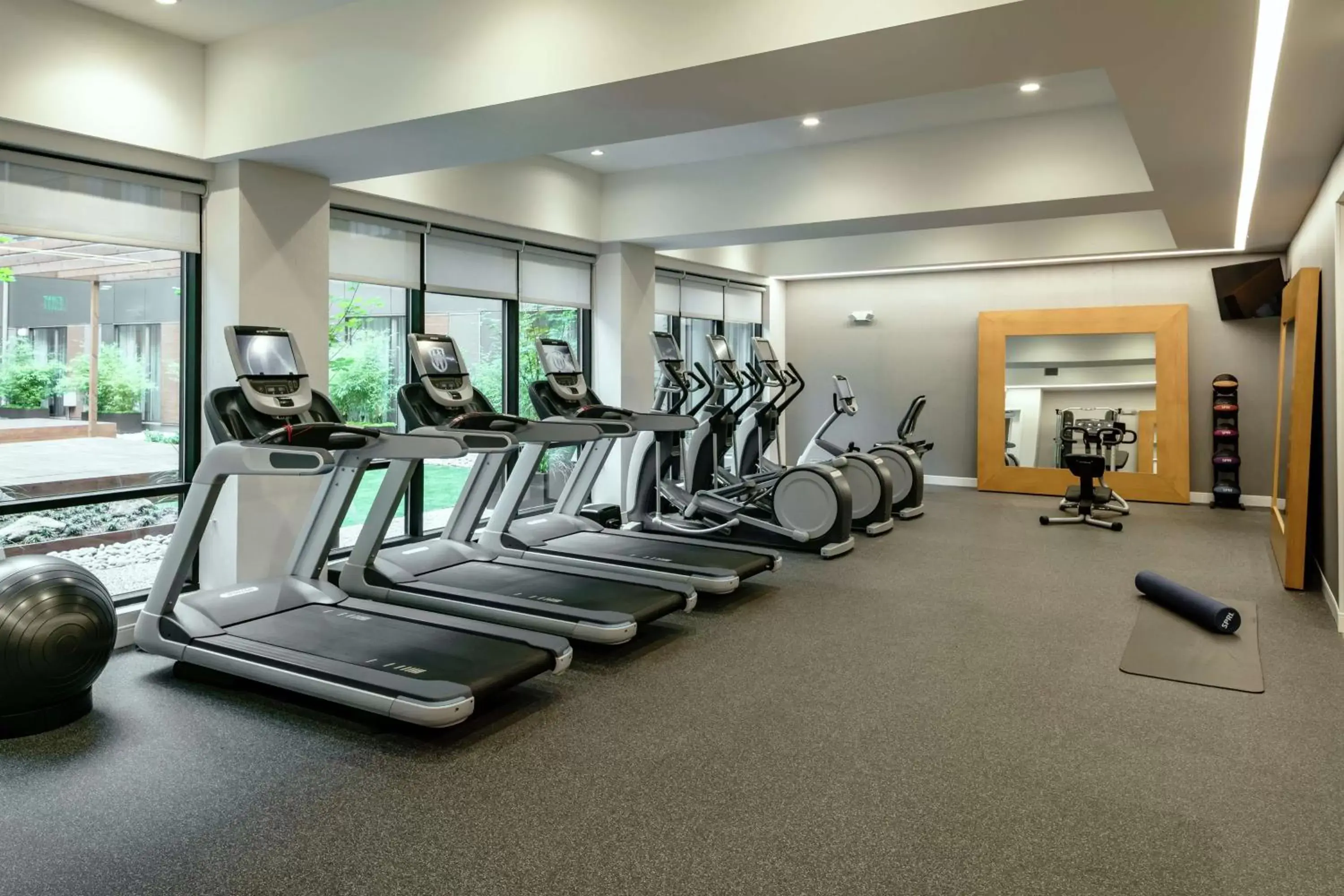 Fitness centre/facilities, Fitness Center/Facilities in Hilton Garden Inn Seattle Bellevue Downtown, WA