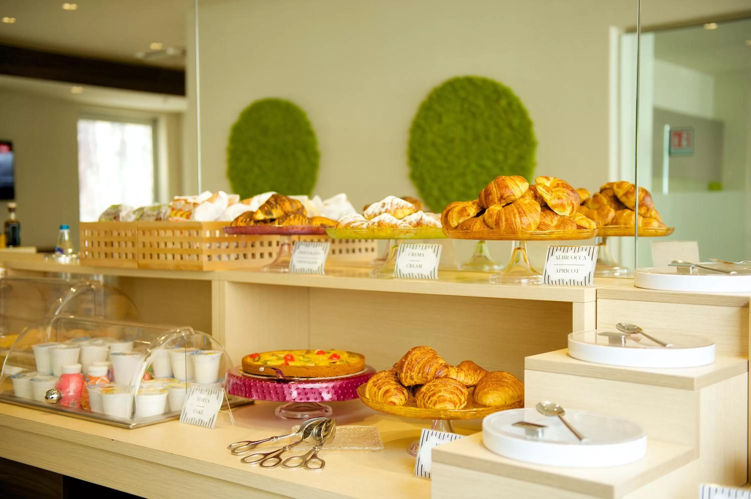 Food and drinks in Best Western Hotel Luxor