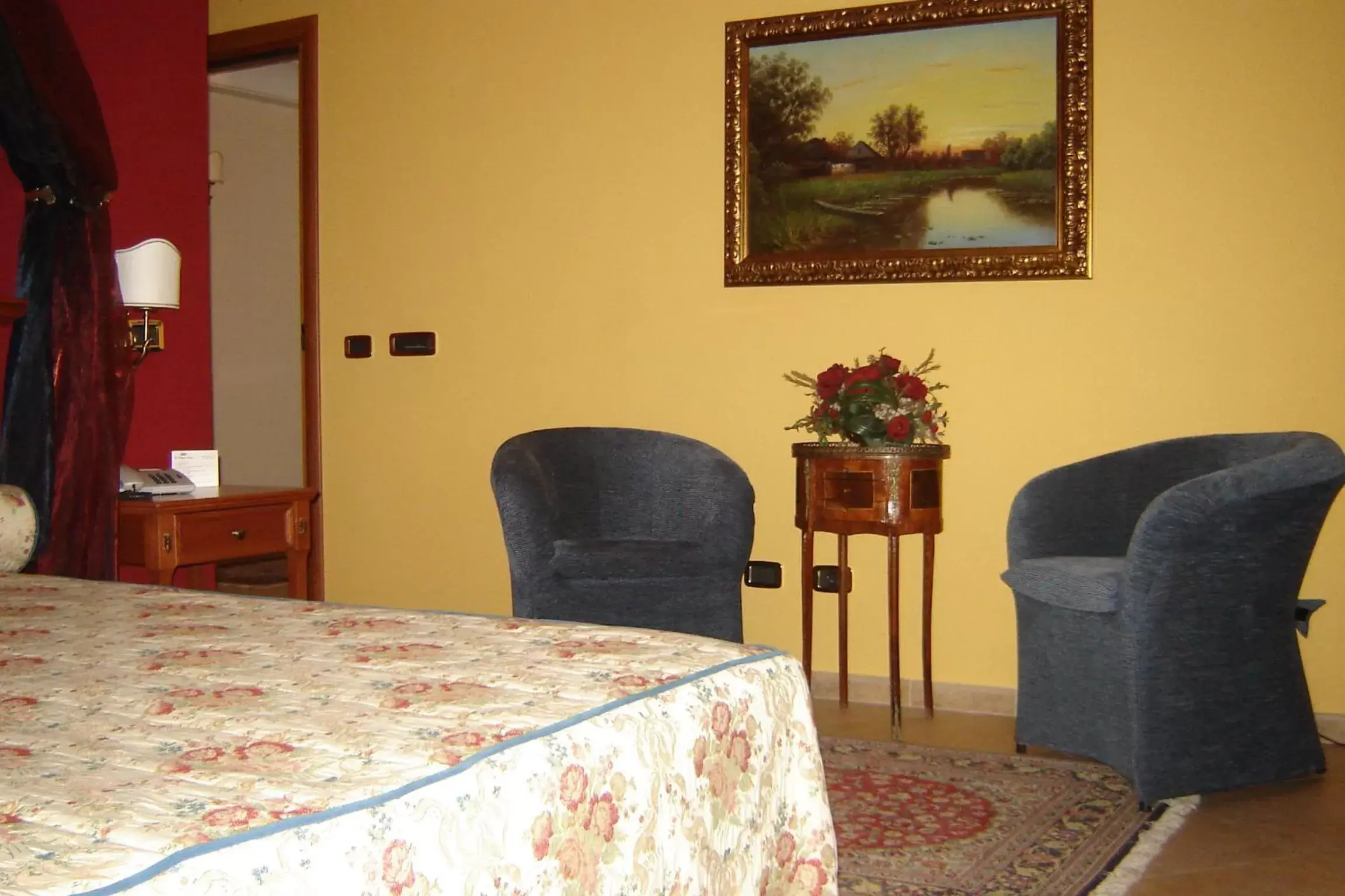 Decorative detail, Seating Area in D'Angelo Palace Hotel