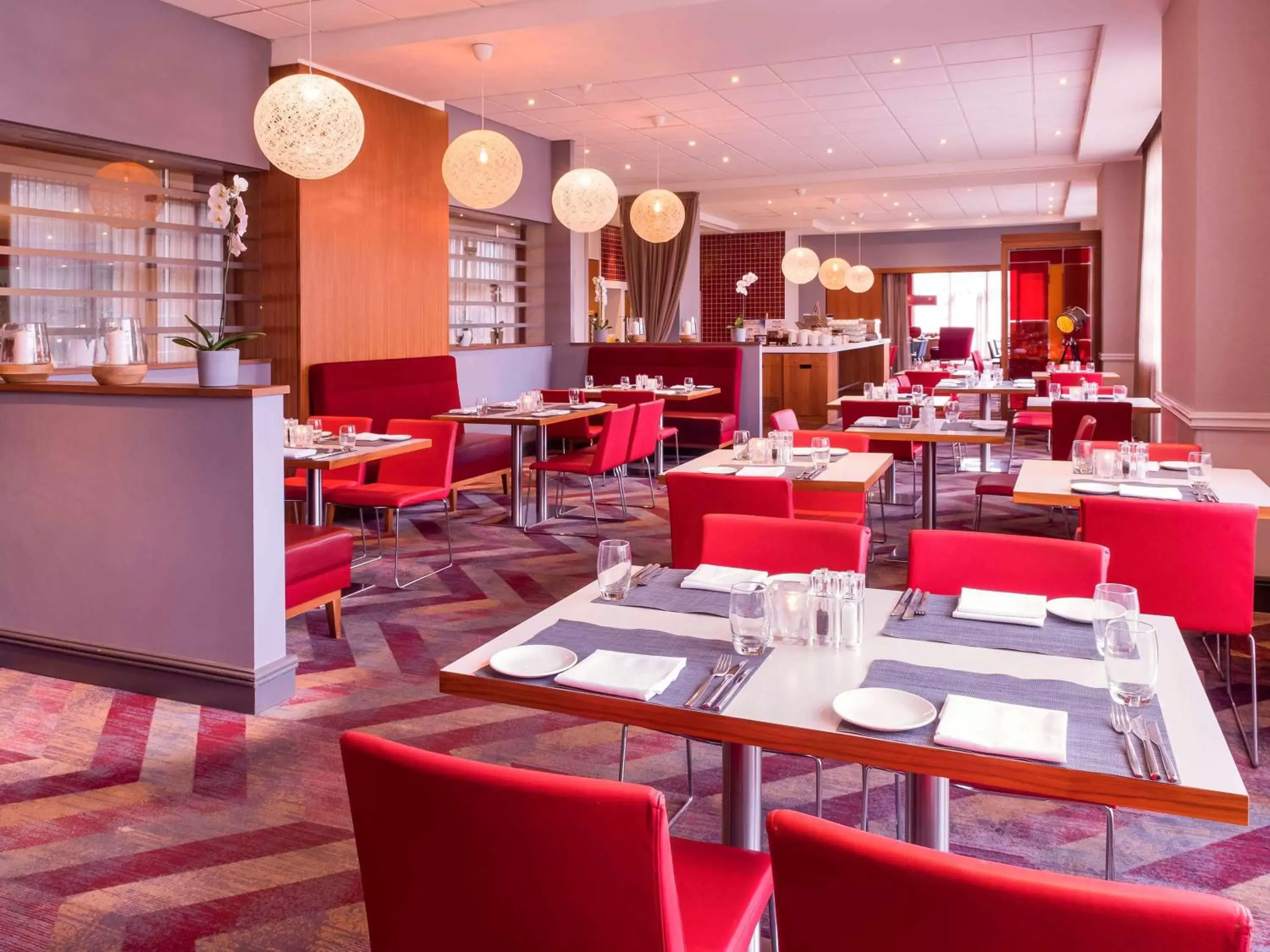 Restaurant/Places to Eat in Novotel Southampton