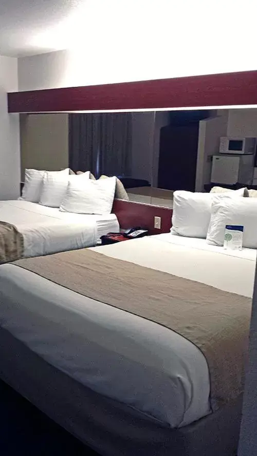 Bed in Motel 6-Dixon, CA